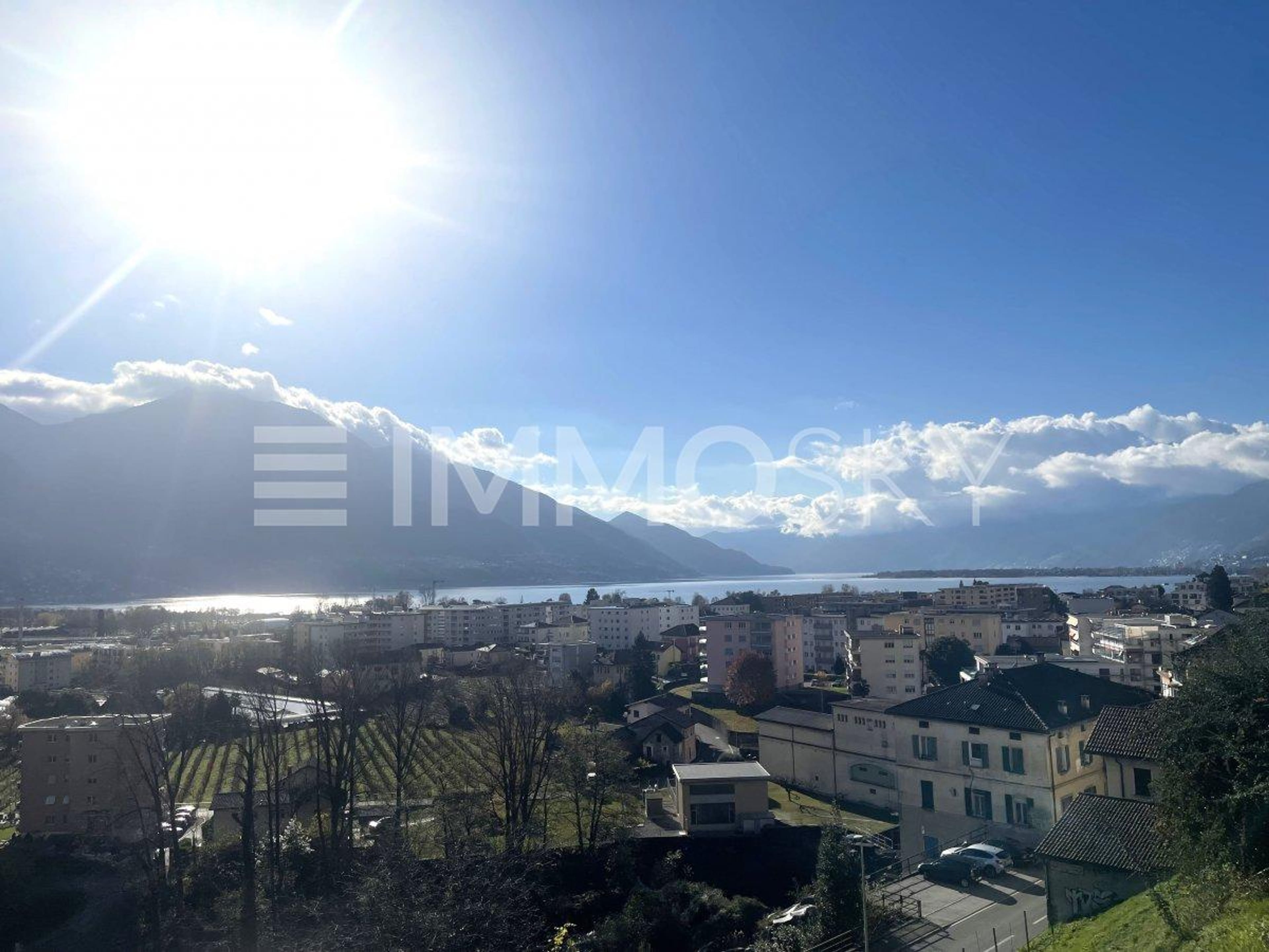 Panorama imprendibile in zona residenziale soleggiata tutto l'anno - Bild 2