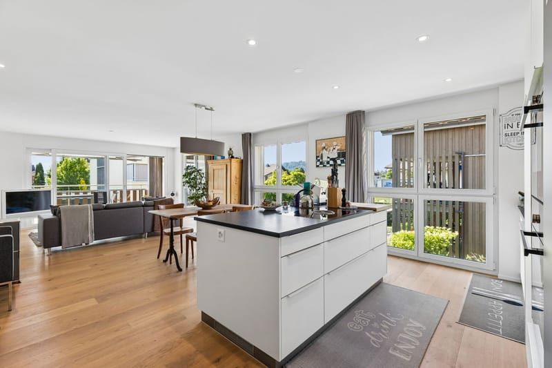 Staufen: Moderne 4.5-Zi.-Wohnung mit grossem Balkon, ruhig