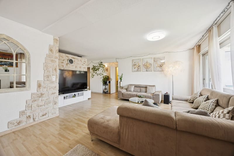 6.5-Zimmer-Dachwohnung – flexibel in 3.5- und 4.5-Zimmer-Wohnung teilbar.