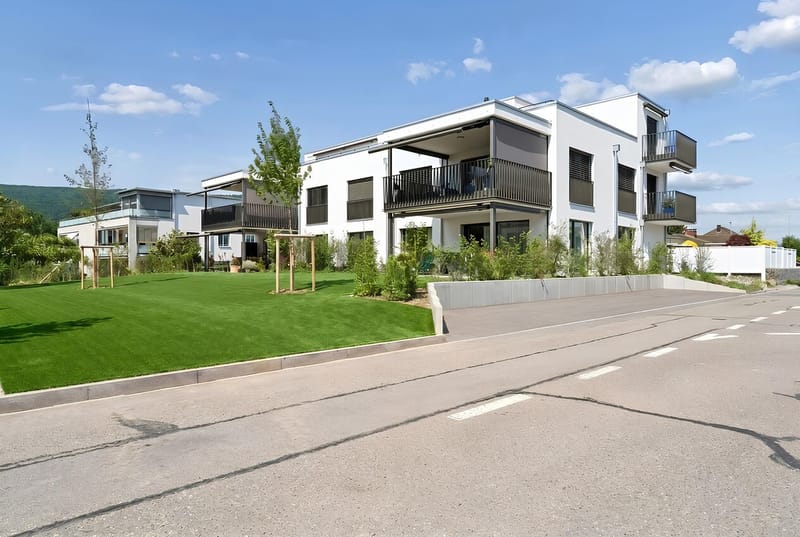 Wohnen wie im Einfamilienhaus – 4.5 Zimmer mit riesigem Privatgarten