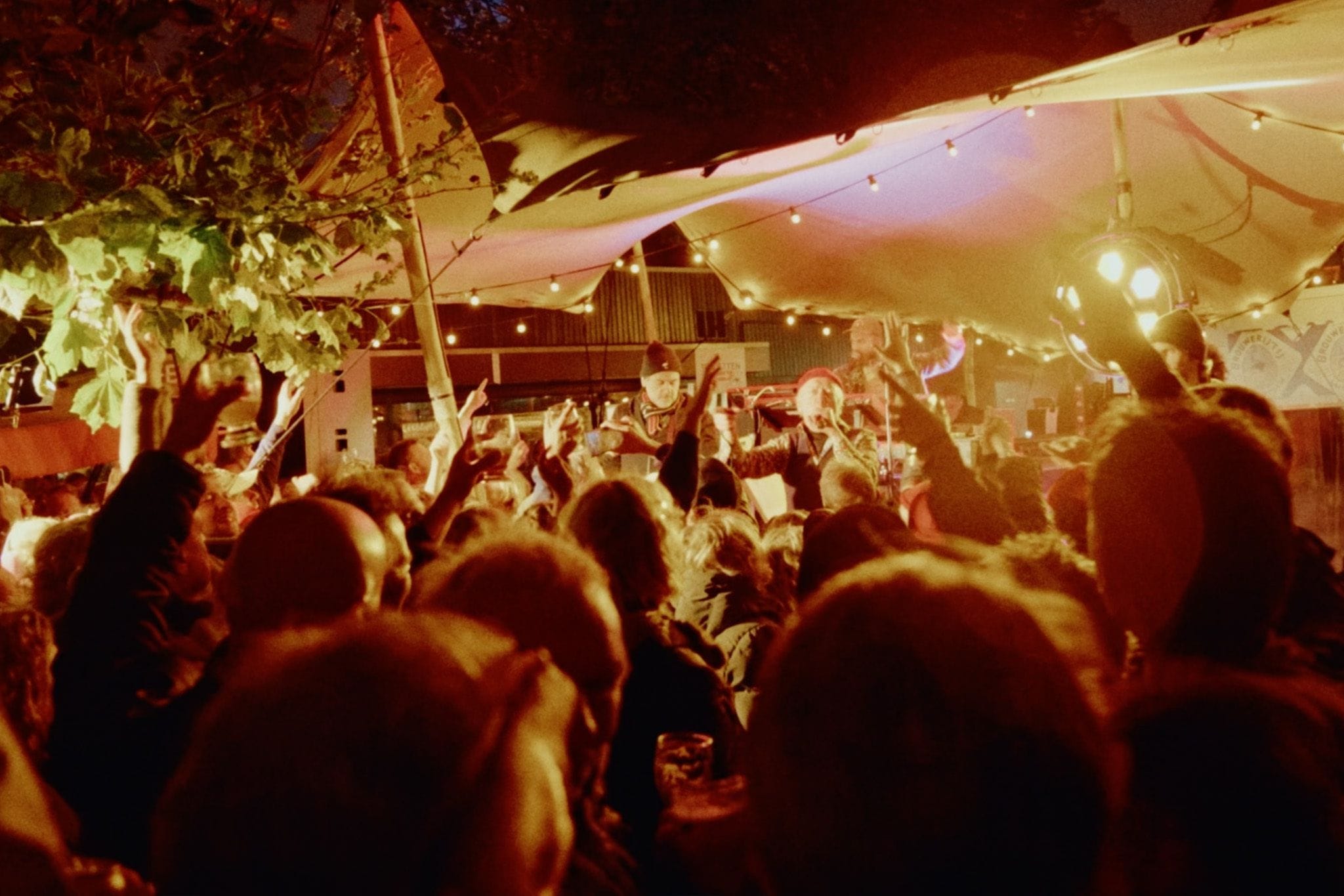 Het Amsterdamse feest onder de molen header