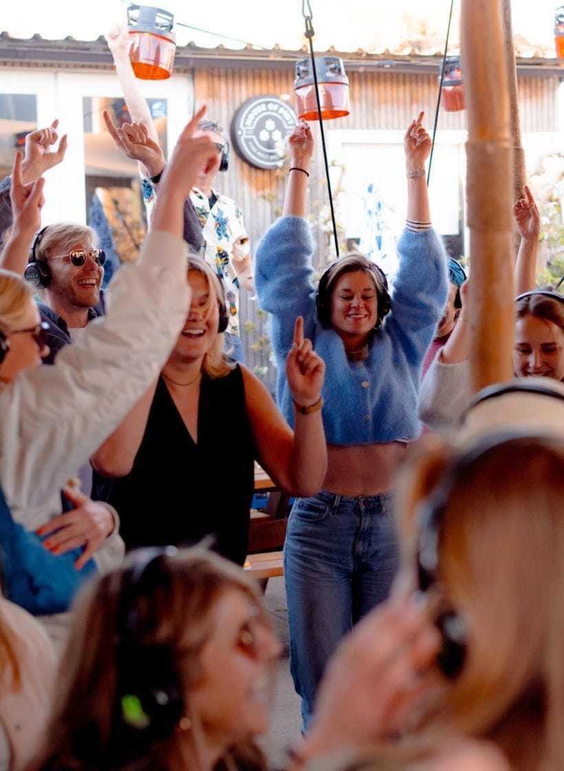 Eggshibition Brouwerij t IJ Dansend publiek