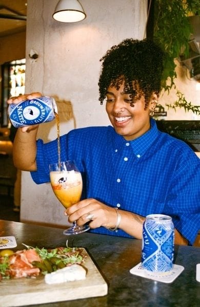 Brouwerij t IJ Natte inschenken