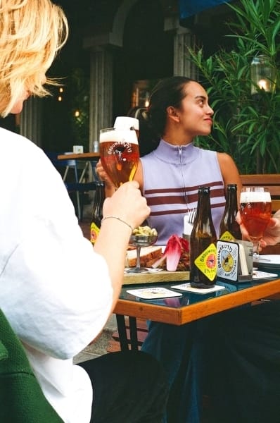 Brouwerij t IJ Paas IJ met mensen