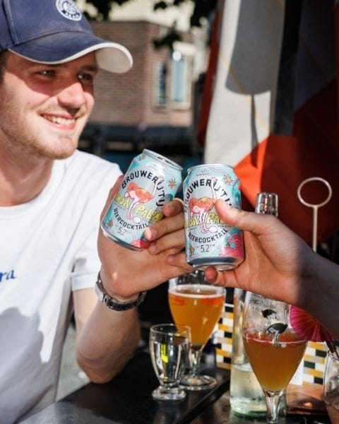 Brouwerij t IJ Panja Paloma proosten