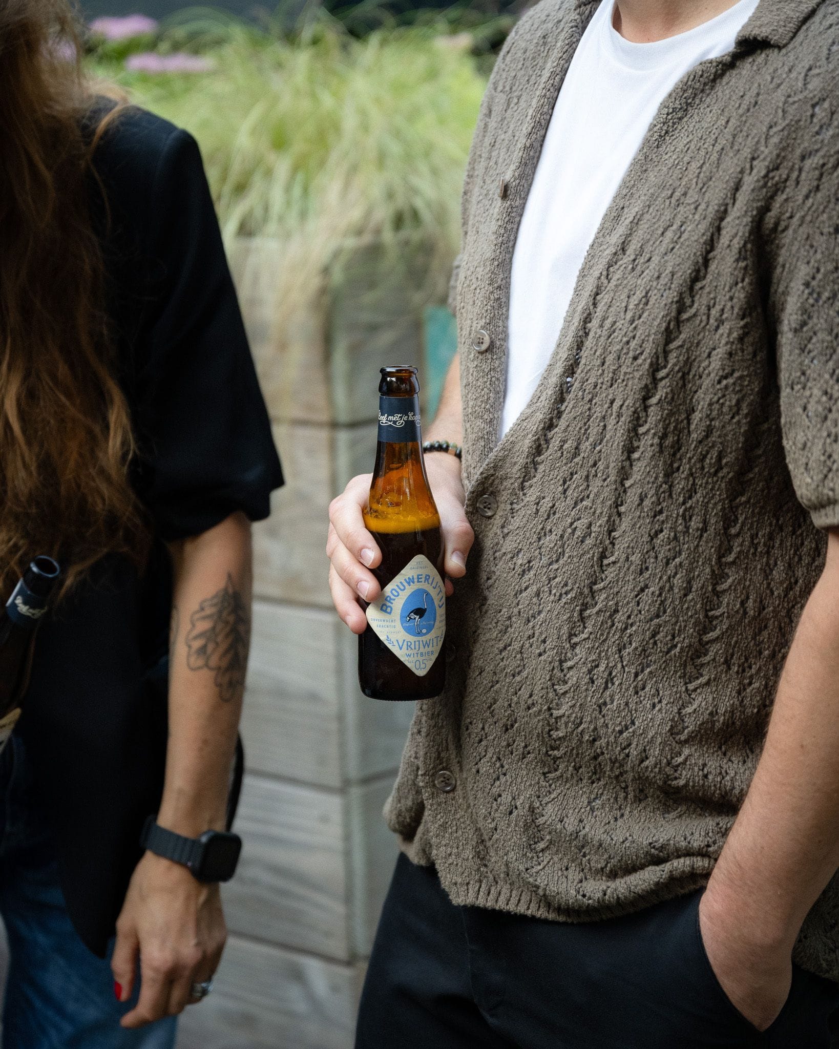 Brouwerij t IJ Vrijwit in de hand