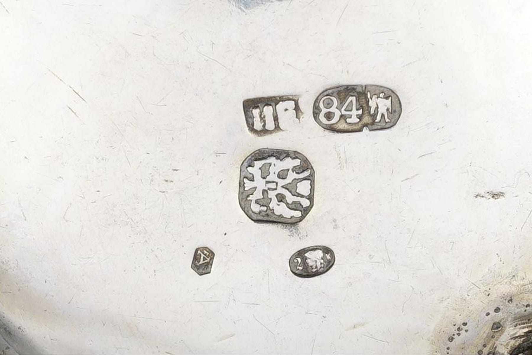suolakko-hopeaa-kiova-1800-luku-auktion-se