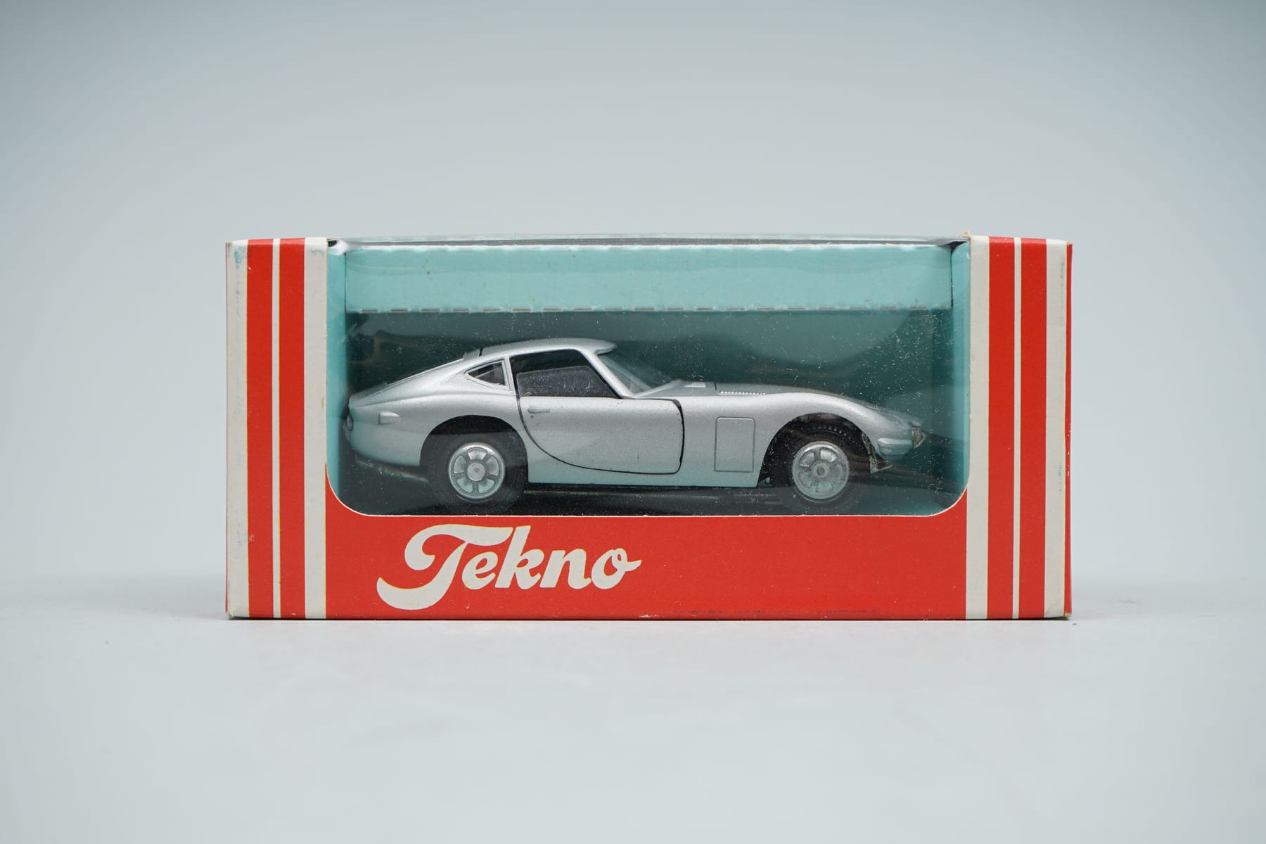 TEKNO 934, TOYOTA 2000 GT, metalliauto | Auktion.se