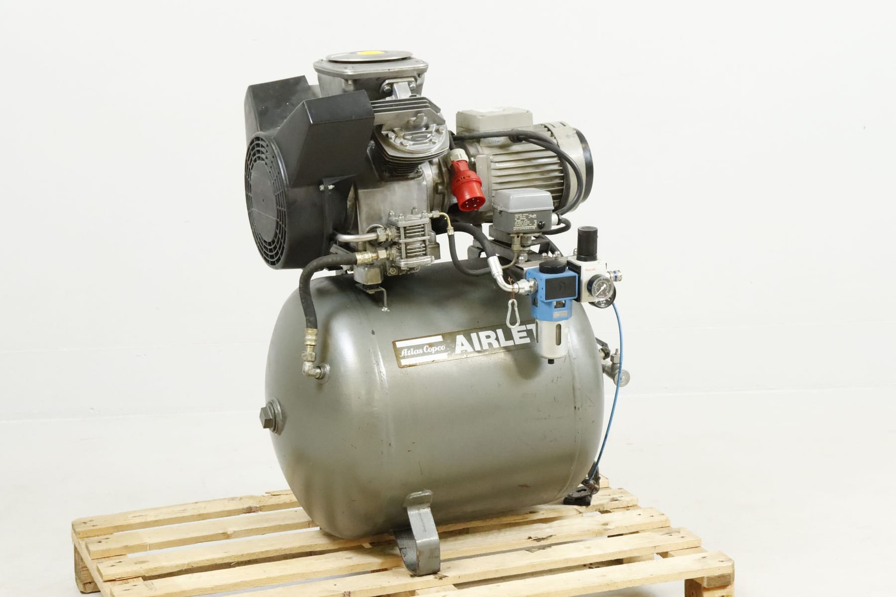 Stor kompressor, Atlas Copco Airlet, 3-f… | Auktion.se