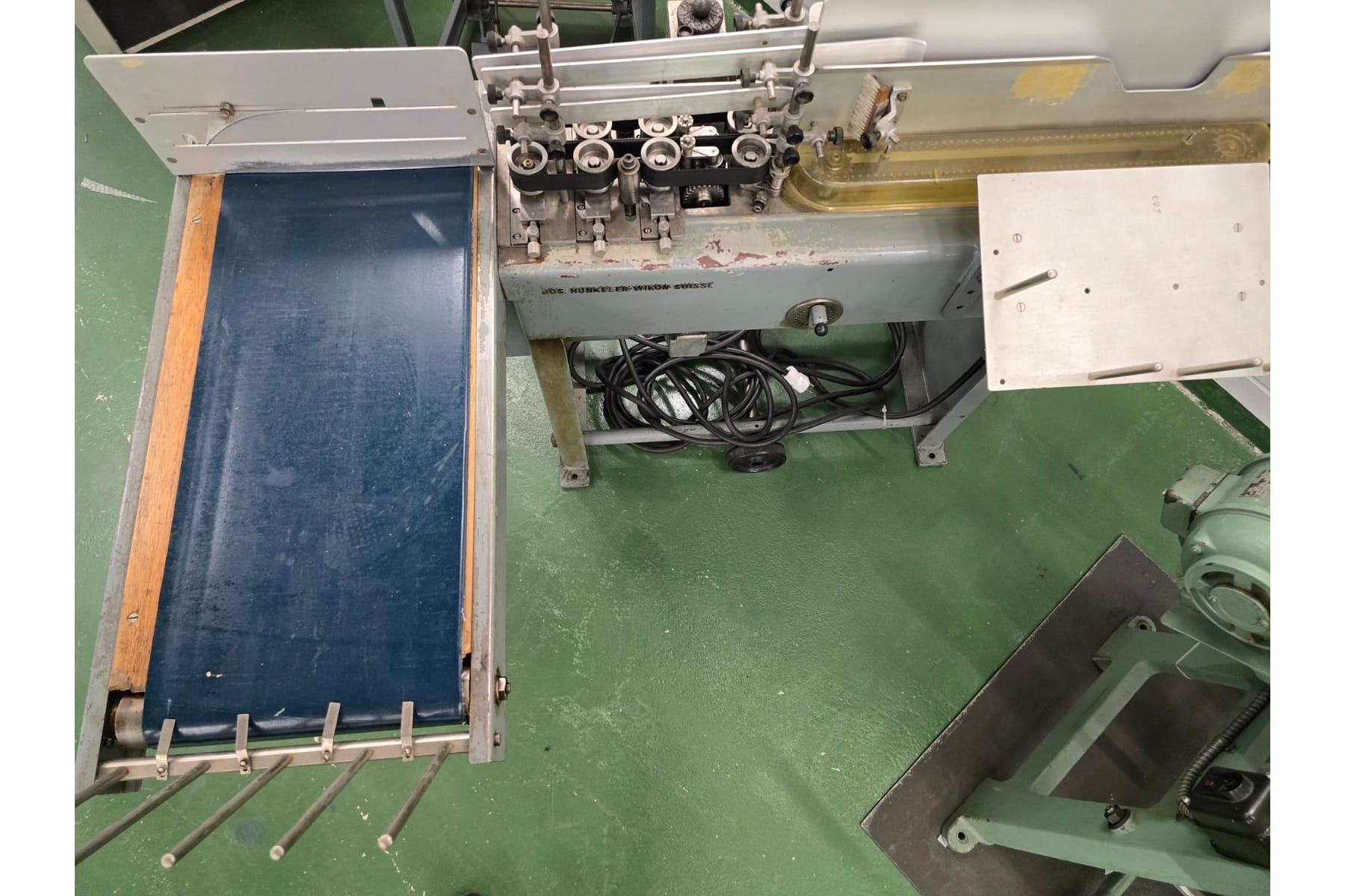 Etulehtien liimauskone. (End Sheet Gluin… | Auktion.se