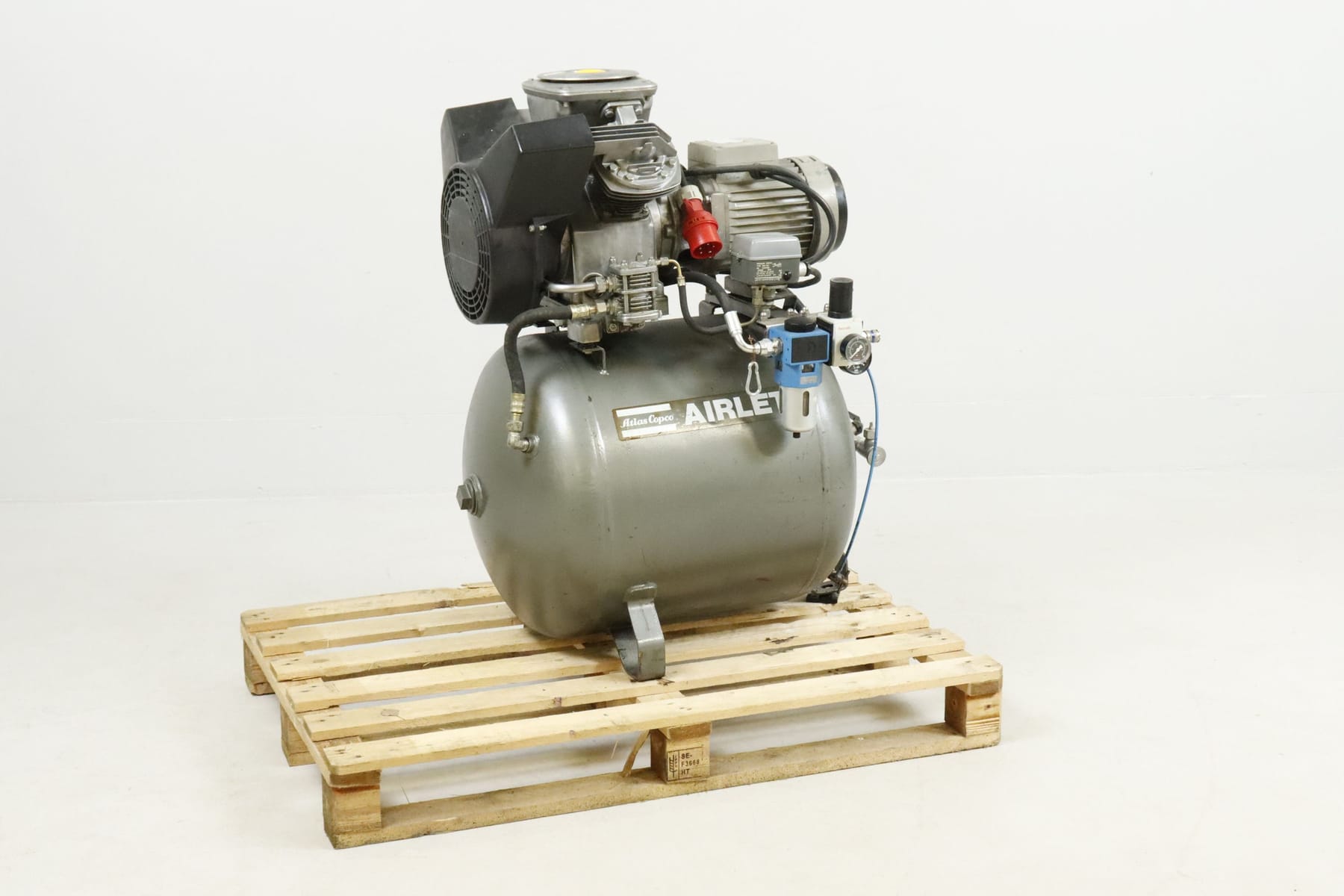 Stor kompressor, Atlas Copco Airlet, 3-f… | Auktion.se