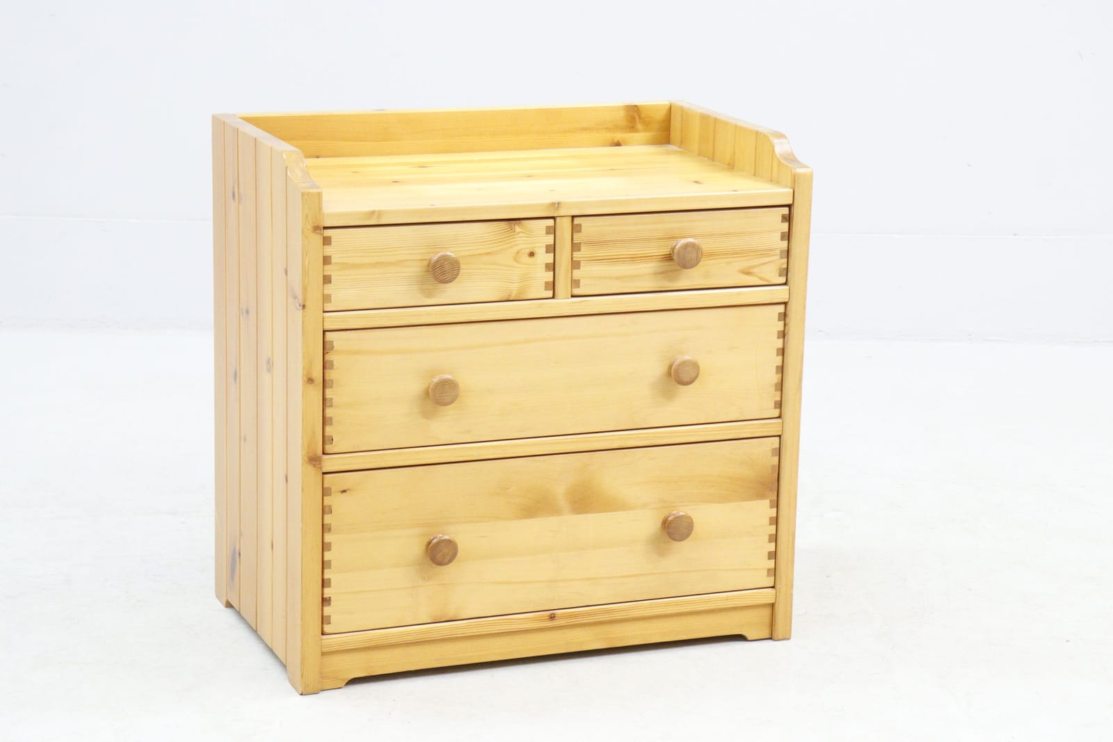 Byrå, 4-lådig, furu