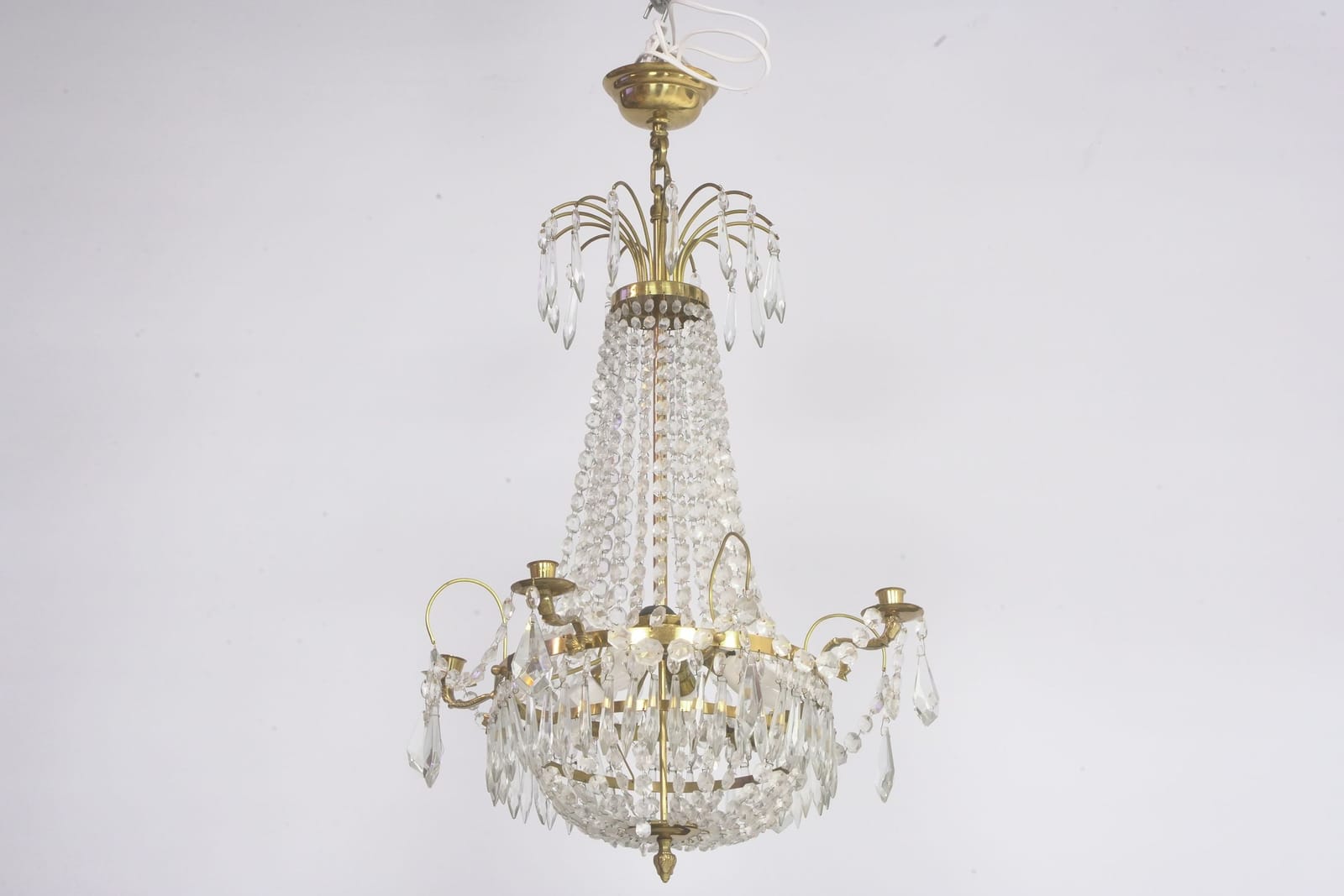LJUSKRONA, för fyra ljus, behängd med prismor, 1900-tal
