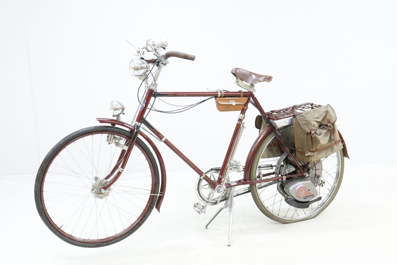 Cykel, Ideal med Cyclemaster-motor, med väskor och verktygsväska
