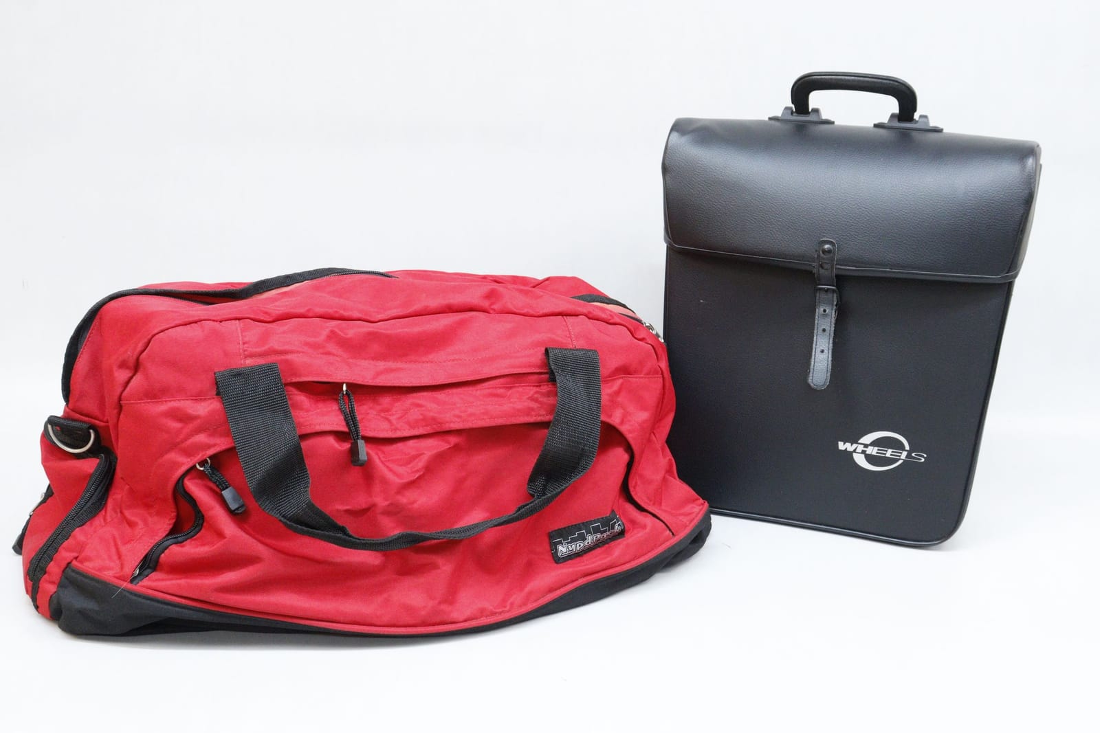 Cykelväska och weekendbag med skofack
