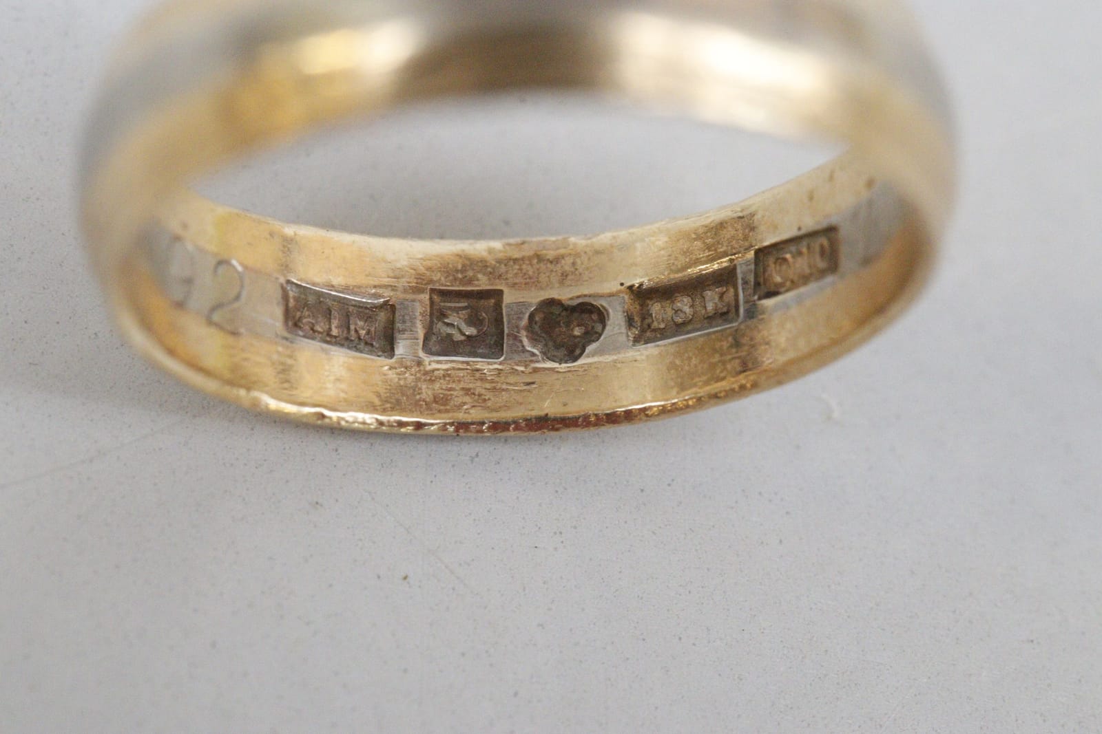 Ring och örhängen, guld 18K, vikt 4.2 gram
