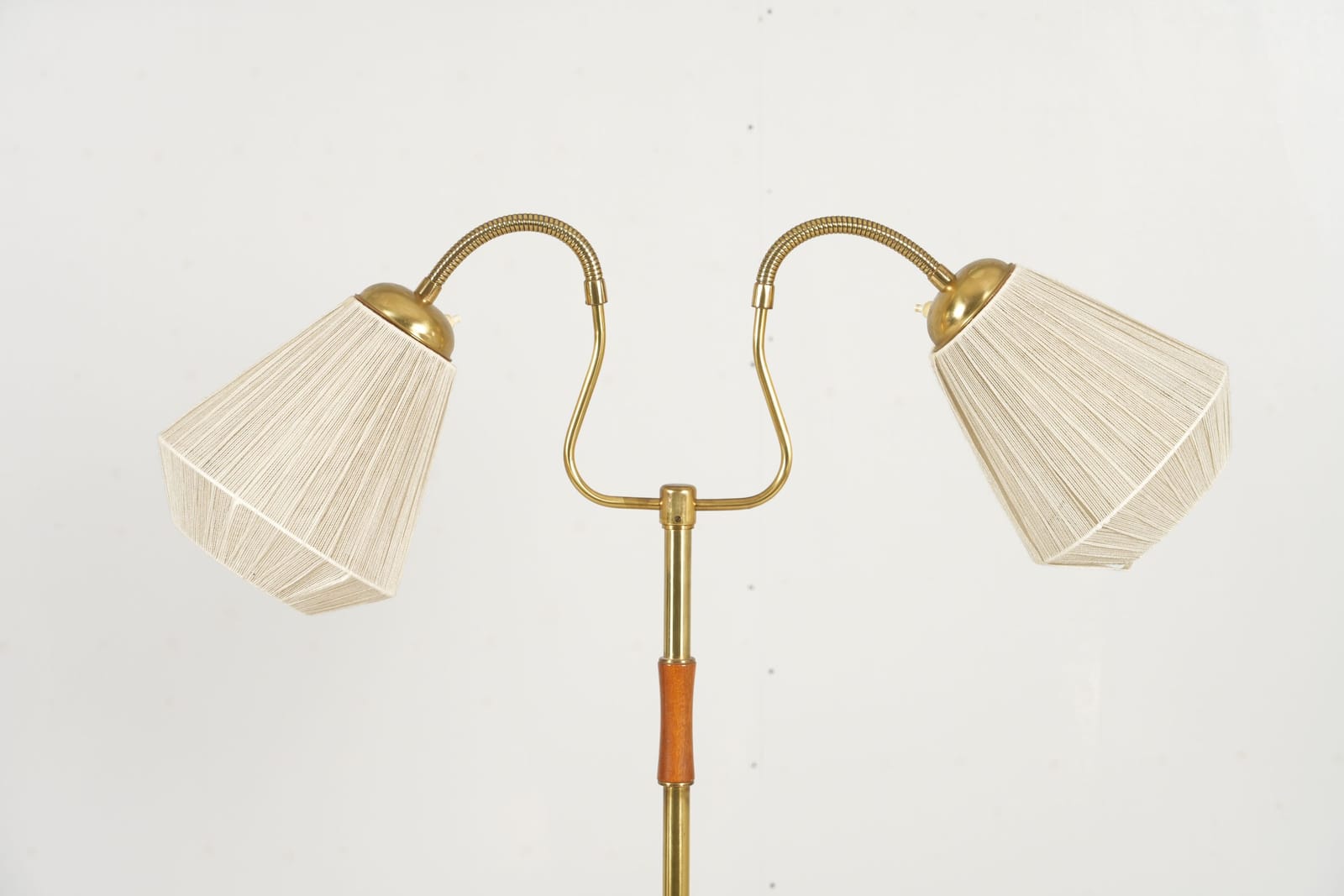 GOLVLAMPA, tvåarmad, metall, 1950/1960-tal