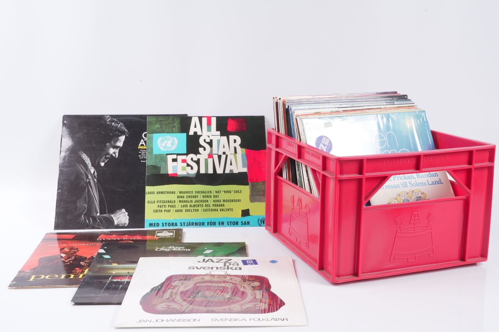 BACK med LP-SKIVOR, bl.a. Louis Armstrong, Jan Johansson, Chet Atkins