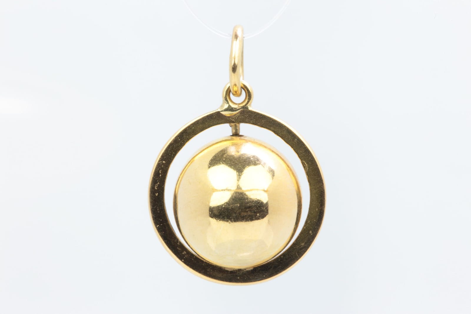 HÄNGE, med roterande kula, guld, 18 k, ca 3,41 g