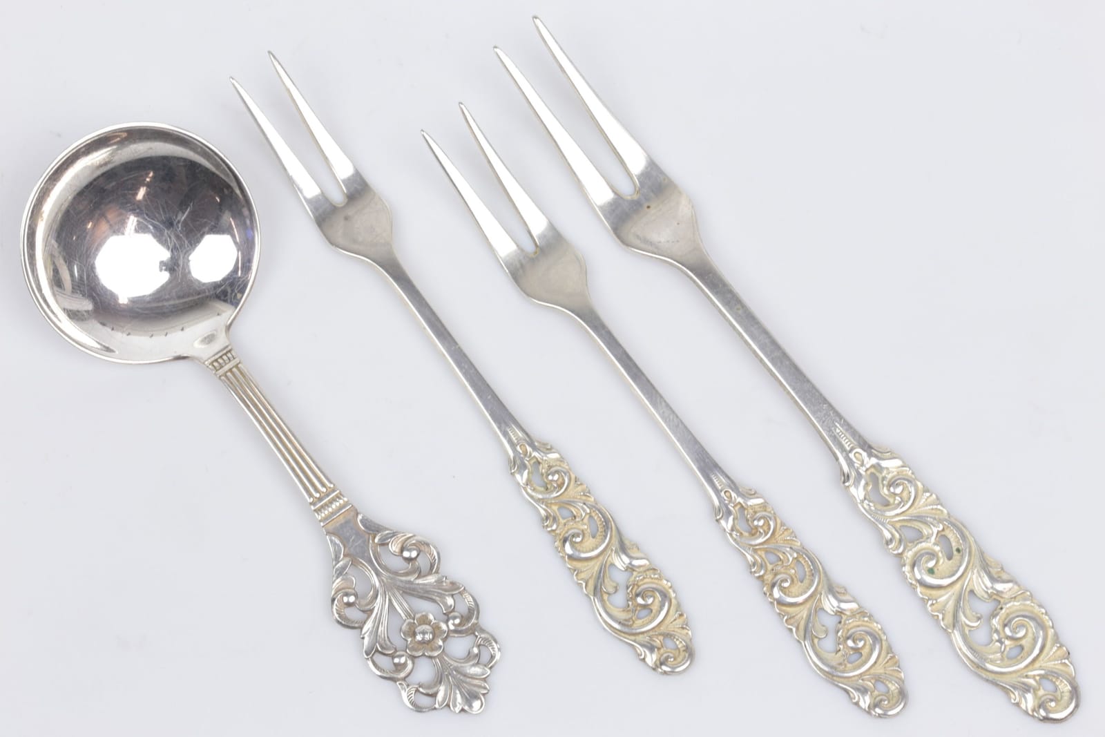 SERVERINGSBESTICK, 4 st, silver, "Viking Rose", resp. "Tele", Norge, ca 48,57 g