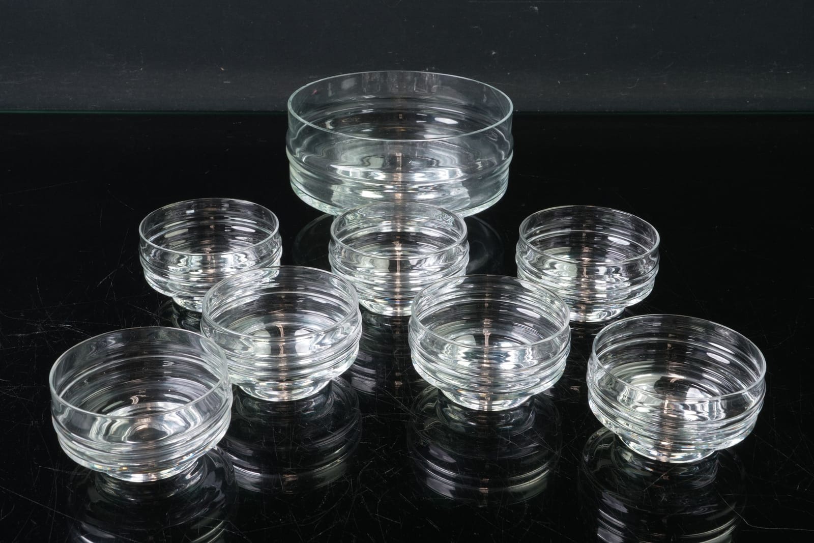 TIMO SARPANEVA (1926-2006) dessertskålar, 7 st, samt skål, "Droppring", Iittala