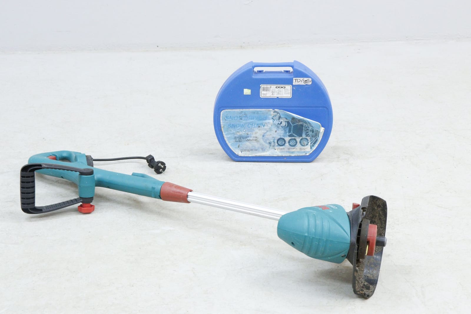 Trimmer och snökedjor