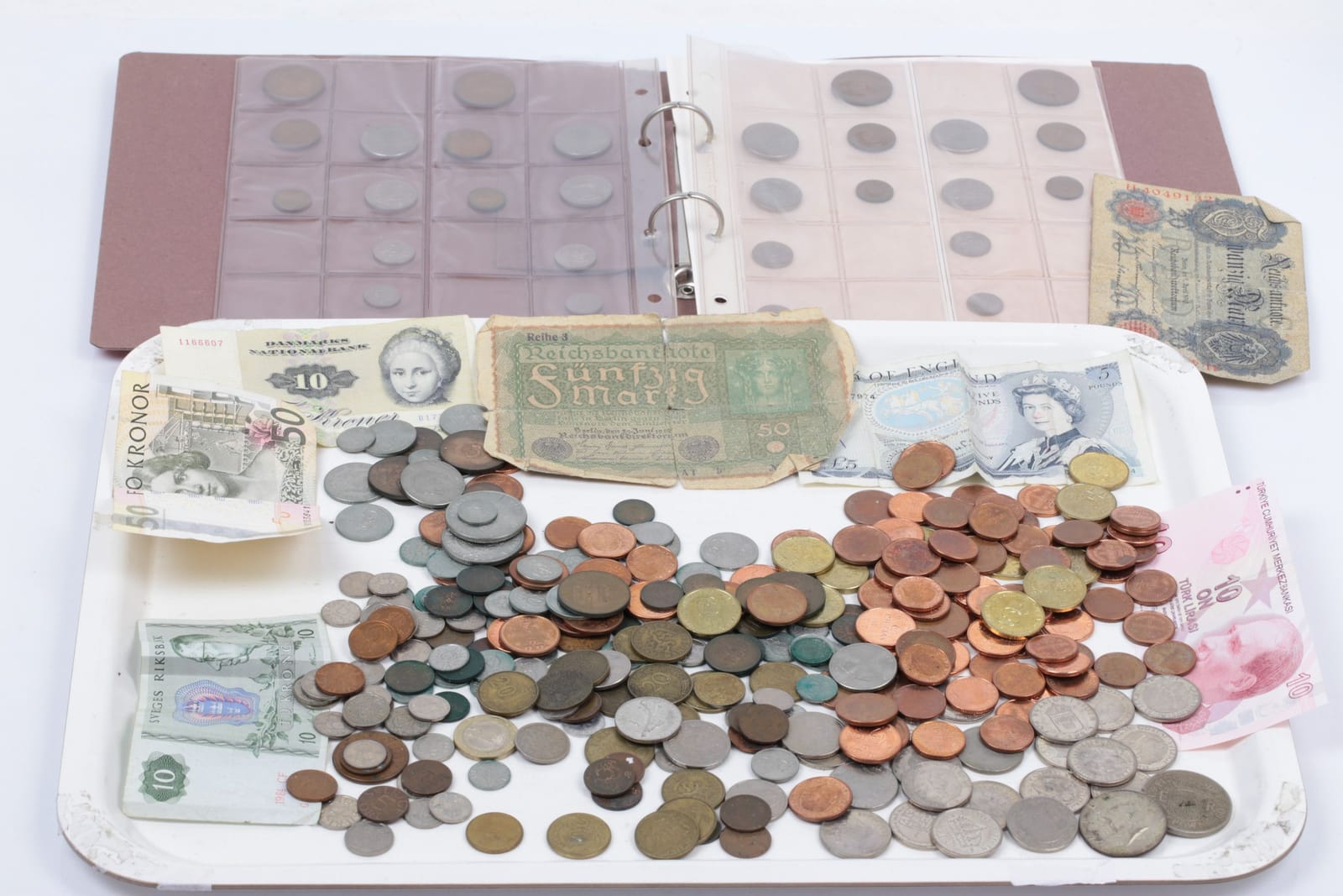 PARTI med mynt och sedlar, mestadels Sverige, även bl.a. 1/2 dollar, silver 400/1000, USA, 1967