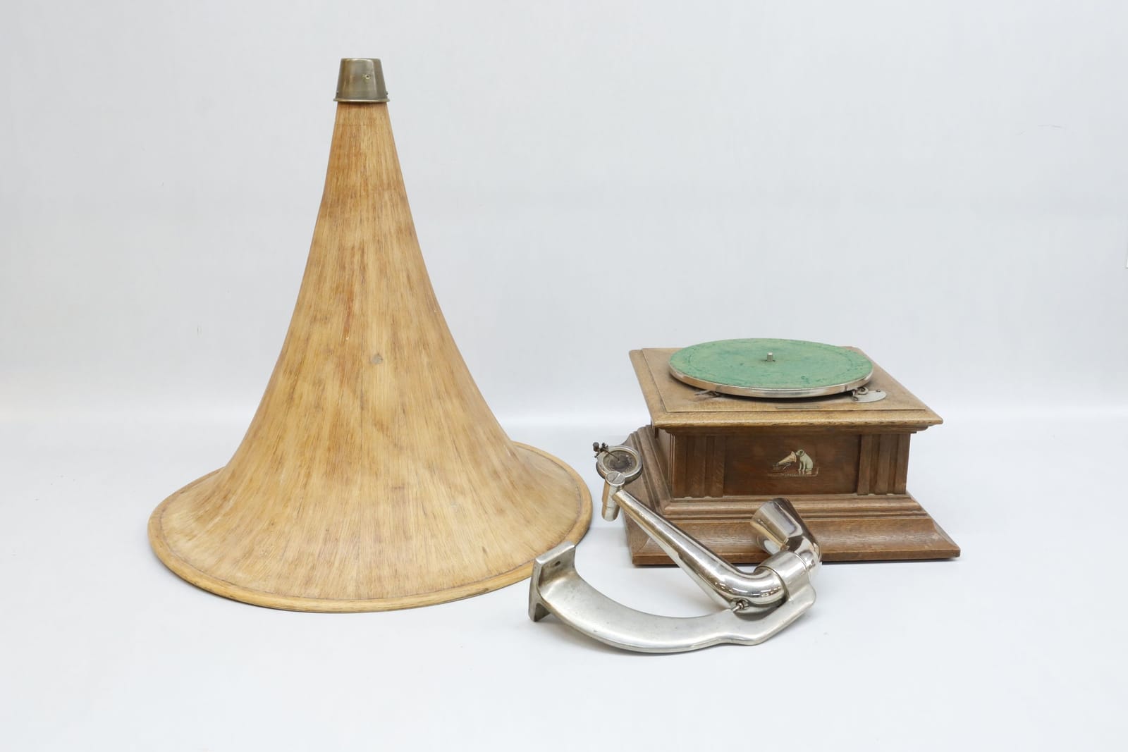 Vevgrammofon med tratt, His Masters voice