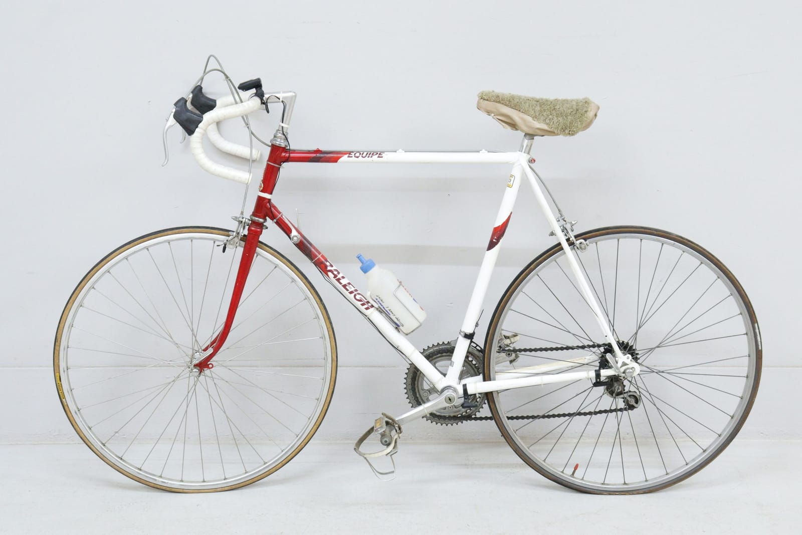 Herrcykel med bockstyre, Equipe