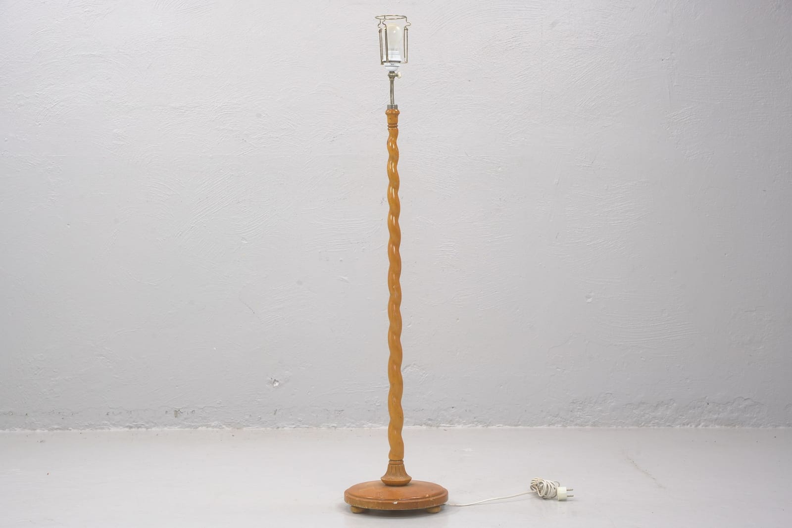 GOLVLAMPA, björk, 1900-talets förra hälft