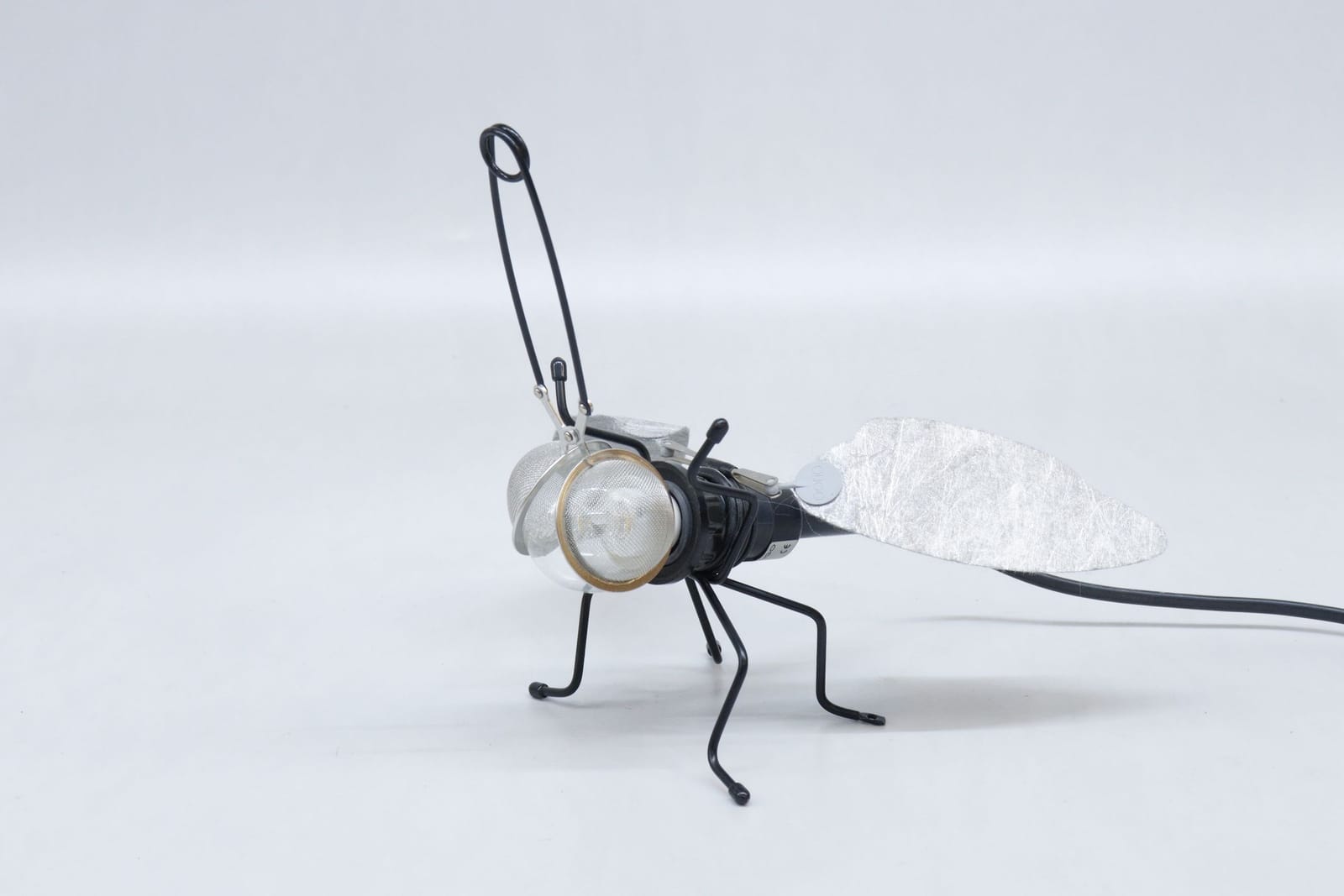 Bordslampa i form av fluga, "Mademoiselle Filou", Design Sigi Bussinger