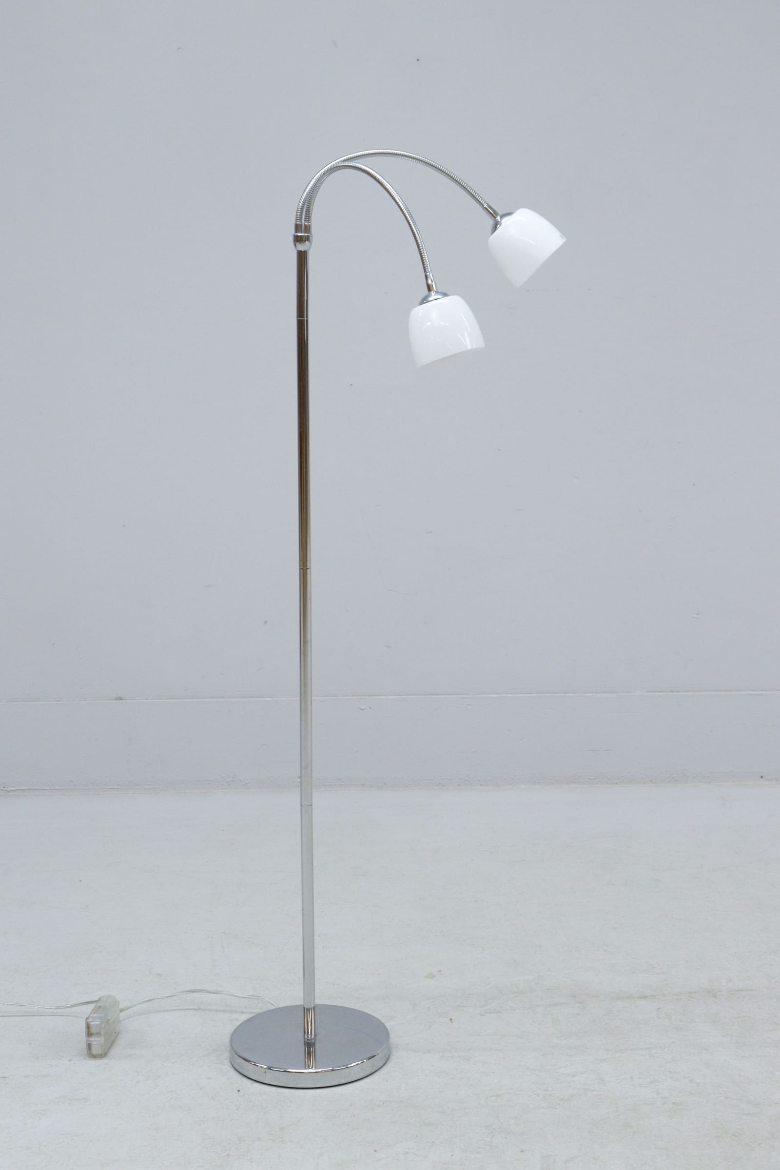 Golvlampa, 2-armad, Halo Tech Design, vitmetall