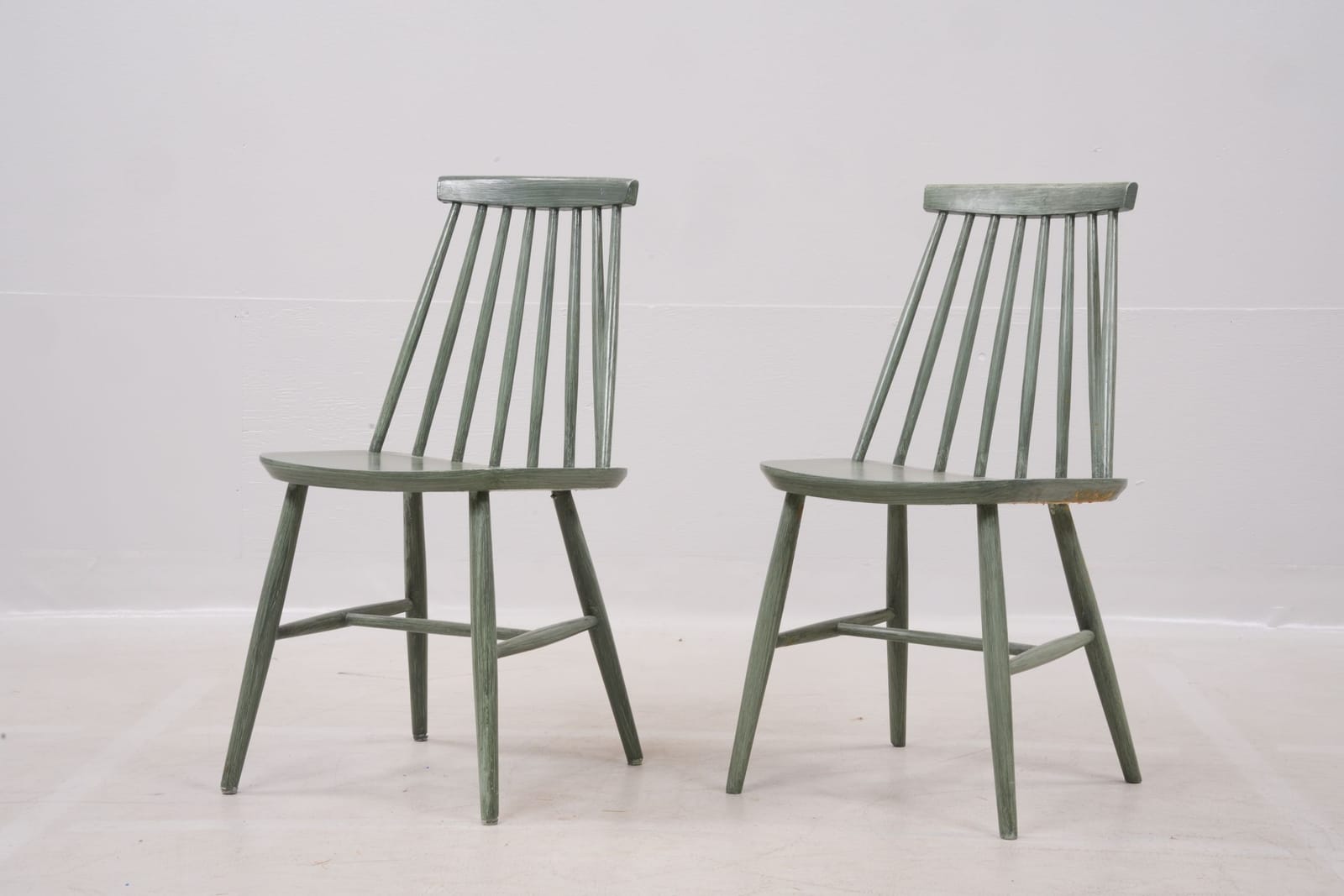 KARIN MOBRING (1927-2005), pinnstolar, ett par, bemålade, "Tellus", IKEA, 1900-talets andra hälft