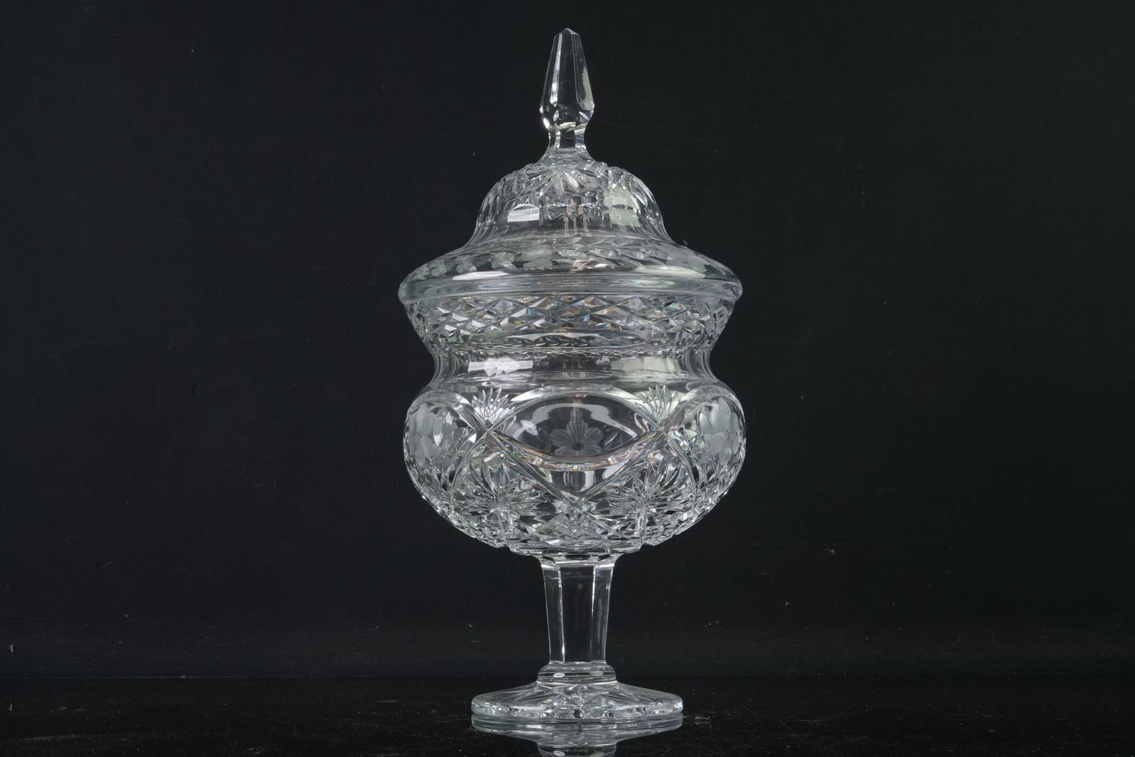 LOCKPOKAL, slipad dekor, 1900-tal