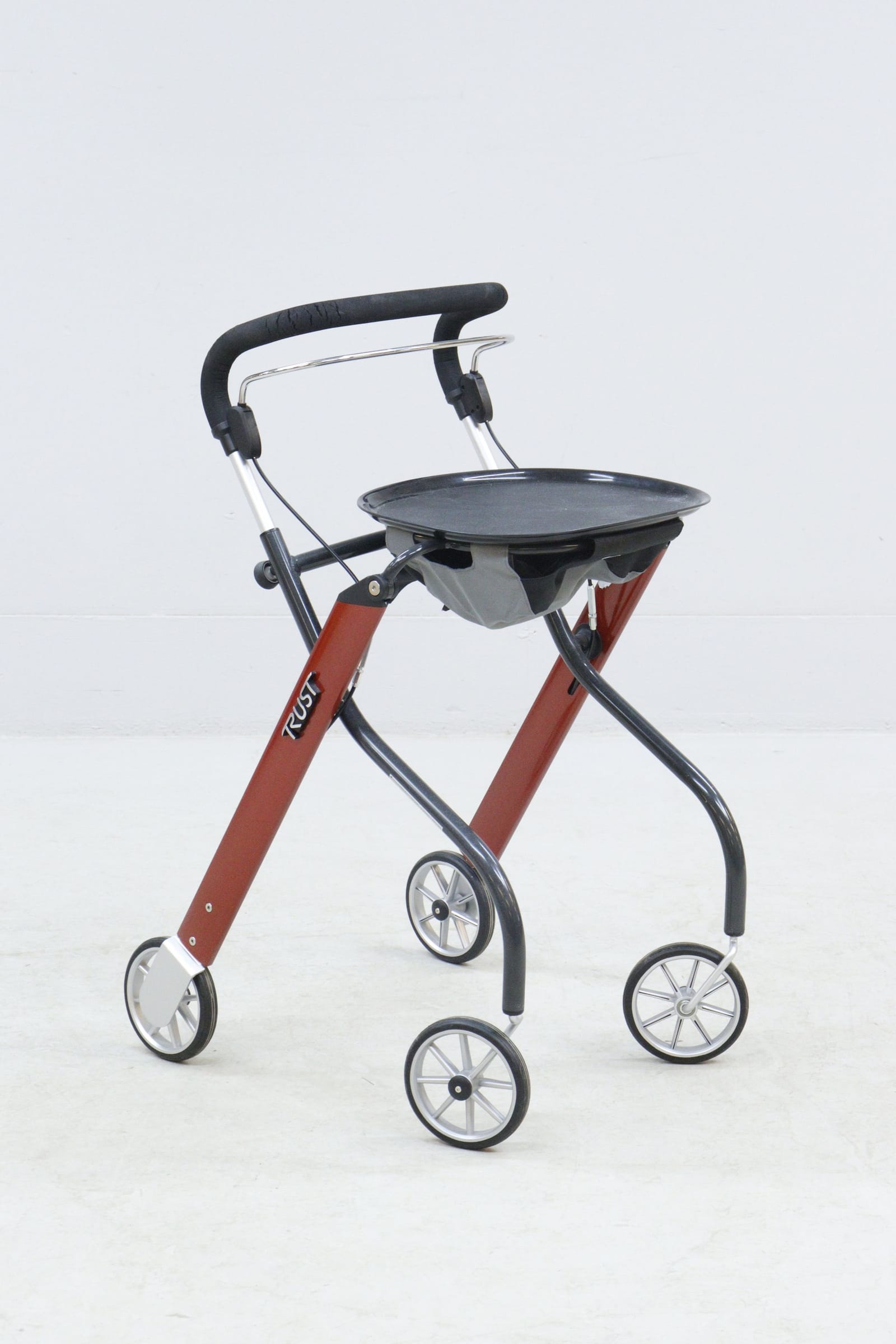 Rollator, Trust, med bricka och korg