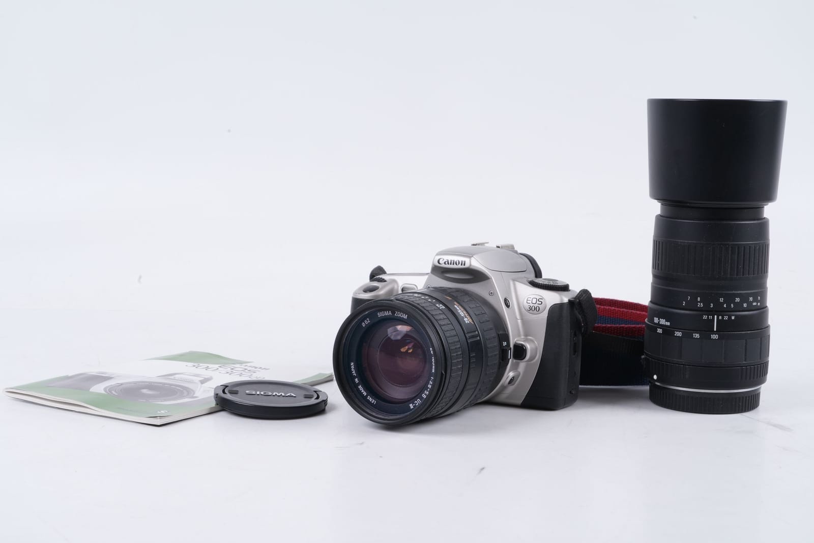 KAMERA, Canon EOS 300, samt OBJEKTIV, 2 st, Hoya Skylight 62 mm, resp. Sigma Zoom 100-300 mm