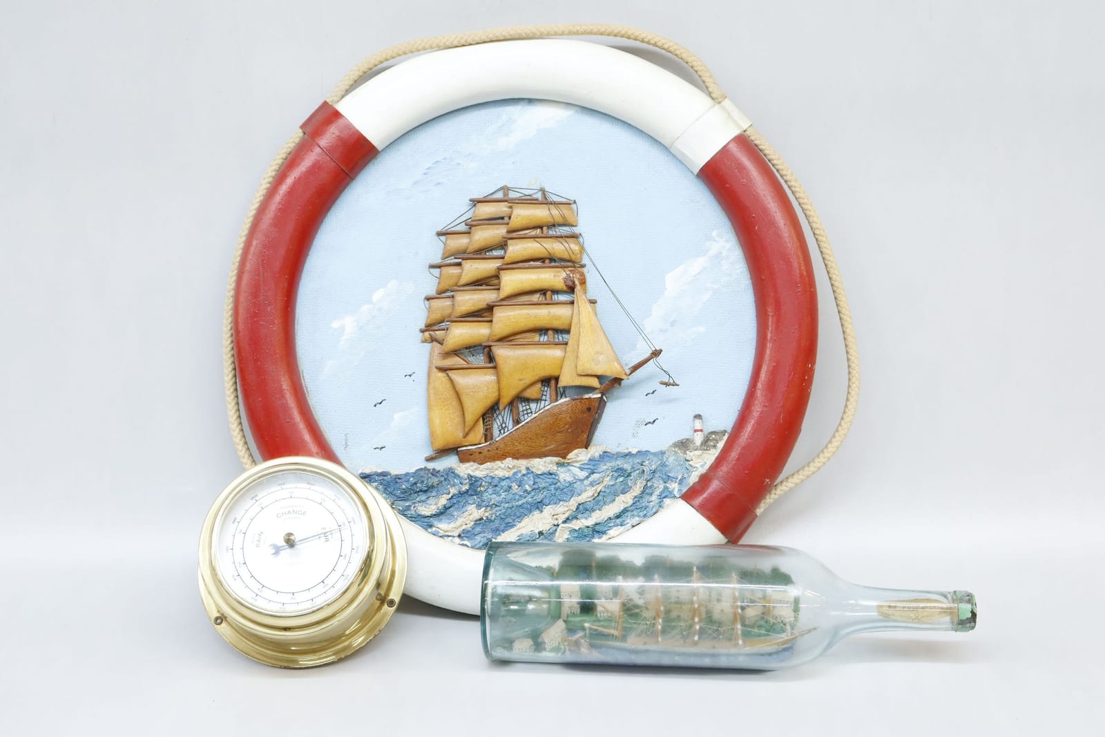 Marintavla, barometer och flaskskepp