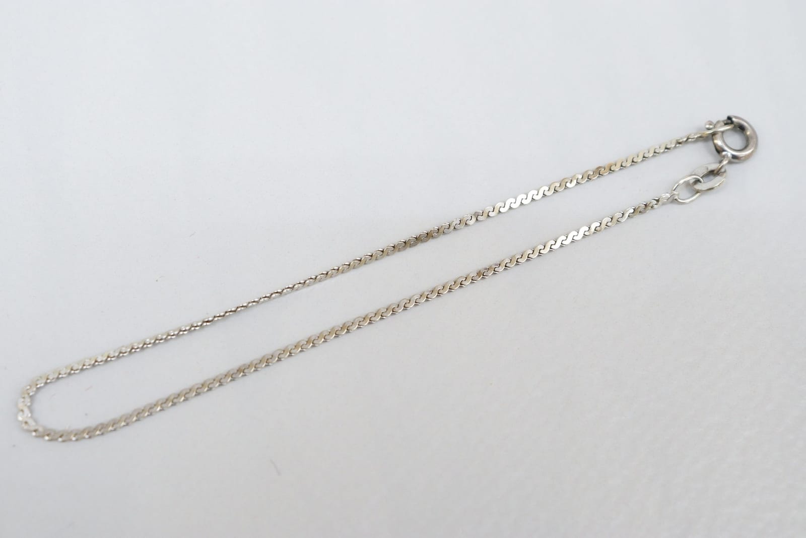 Armband, vitt guld 18K, vikt 1.5 gram