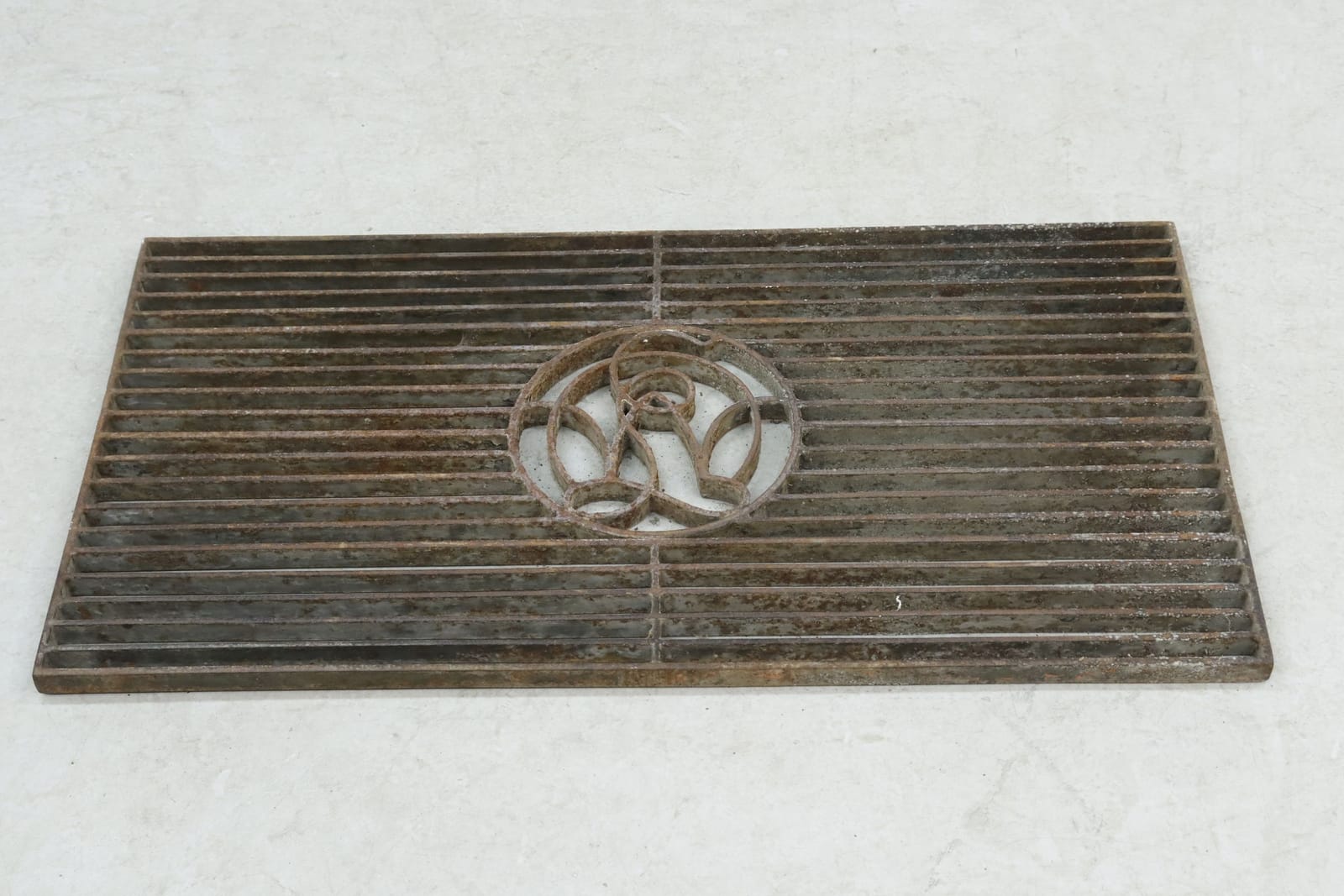 Skogaller med monogram