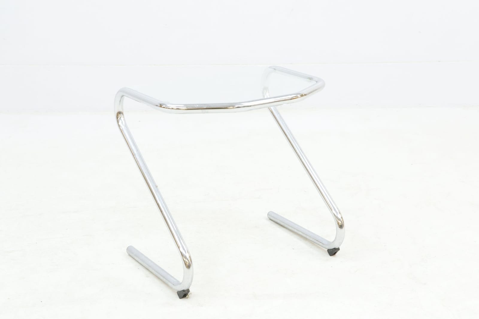 Lampbord, kromat stativ med glas