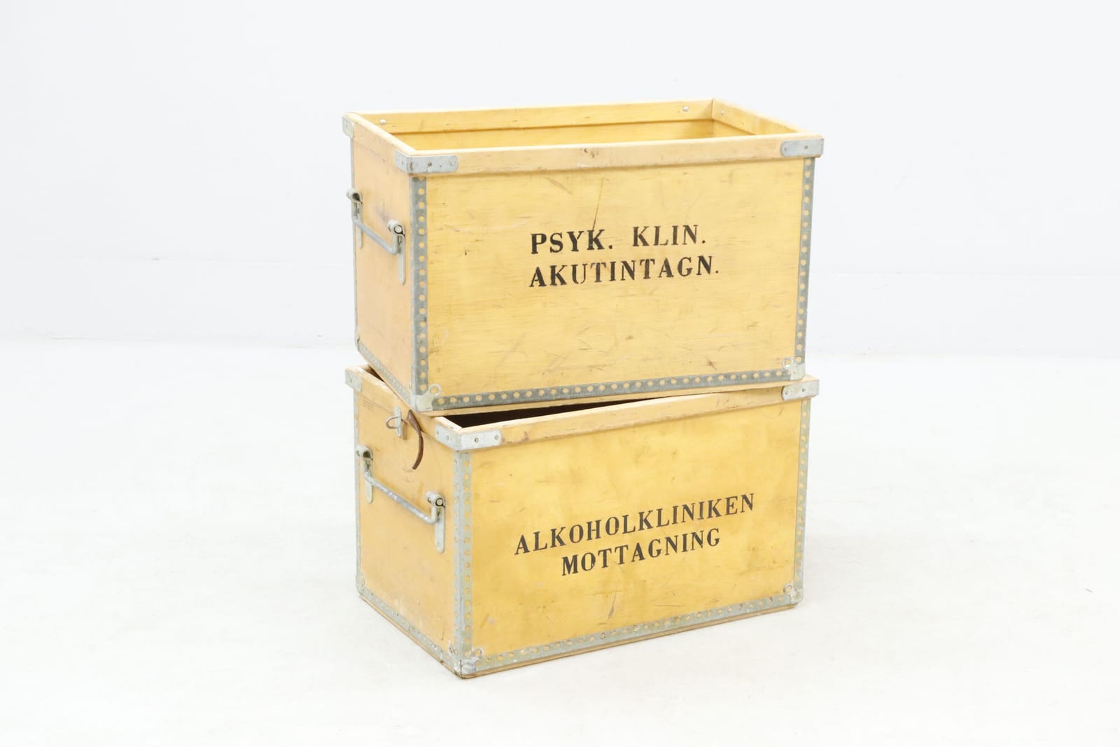 Trälådor, 2st, med metallkanter