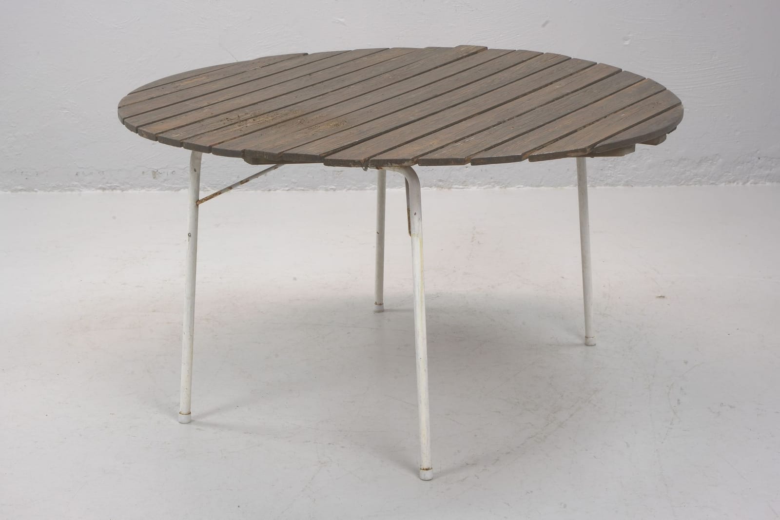 TRÄDGÅRDSBORD, trä med metallunderede, 1900-tal