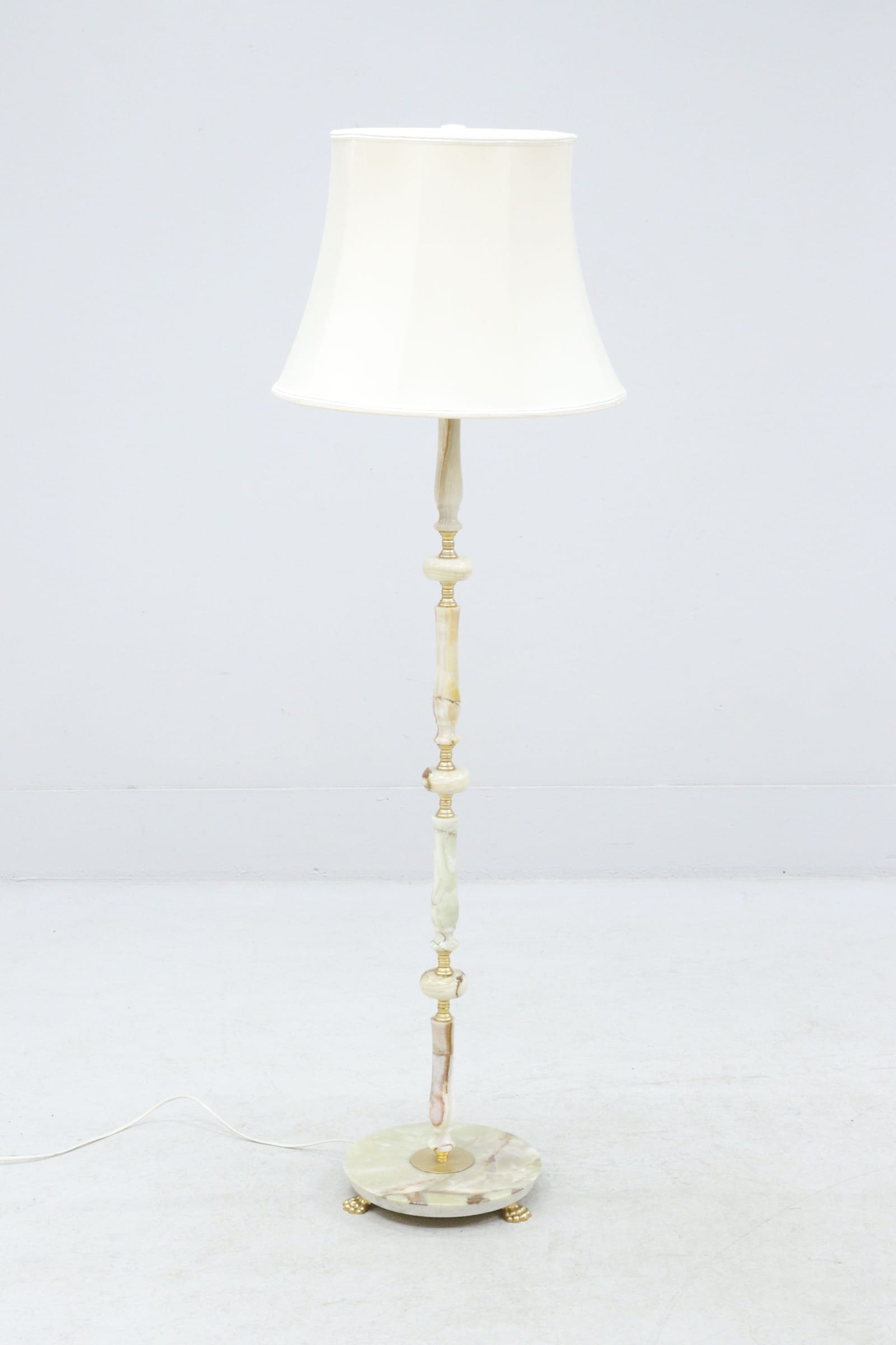 Golvlampa, alabaster