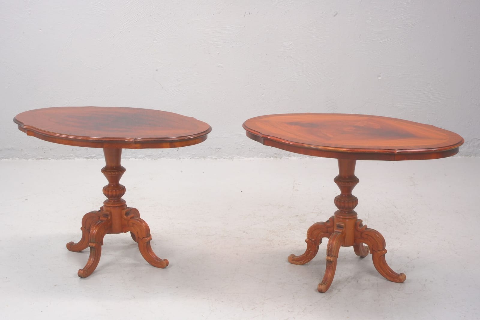 PELARBORD, 2 st, mahogny, 1900-tal