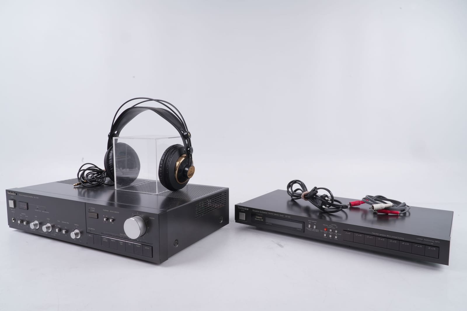 FÖRSTÄRKARE, "SU-V4X", tuner, "ST-G3", Technics, samt HÖRLURAR, AKG
