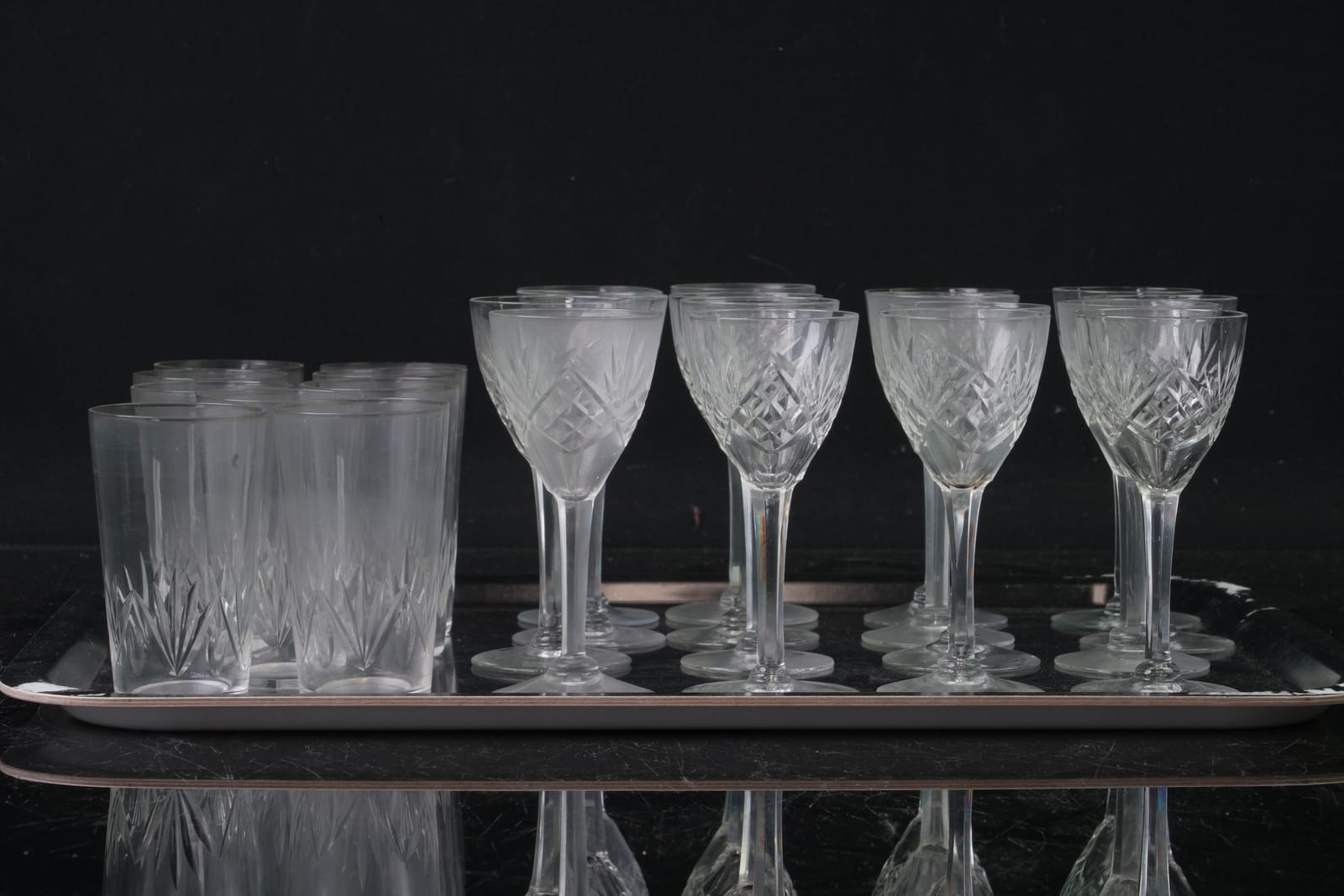 SNAPSGLAS, 16 st, helgaslipade, samt selterglas, 9 st