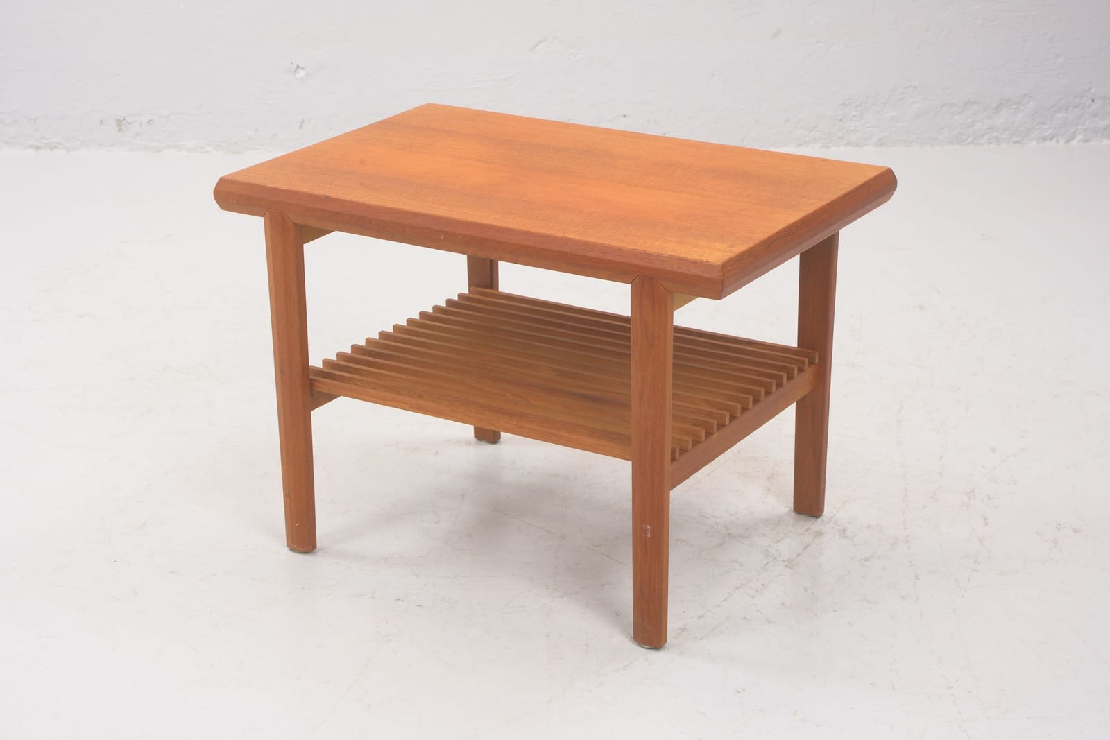 SOFFBORD med tidningshylla, teak, 1950/1960-tal