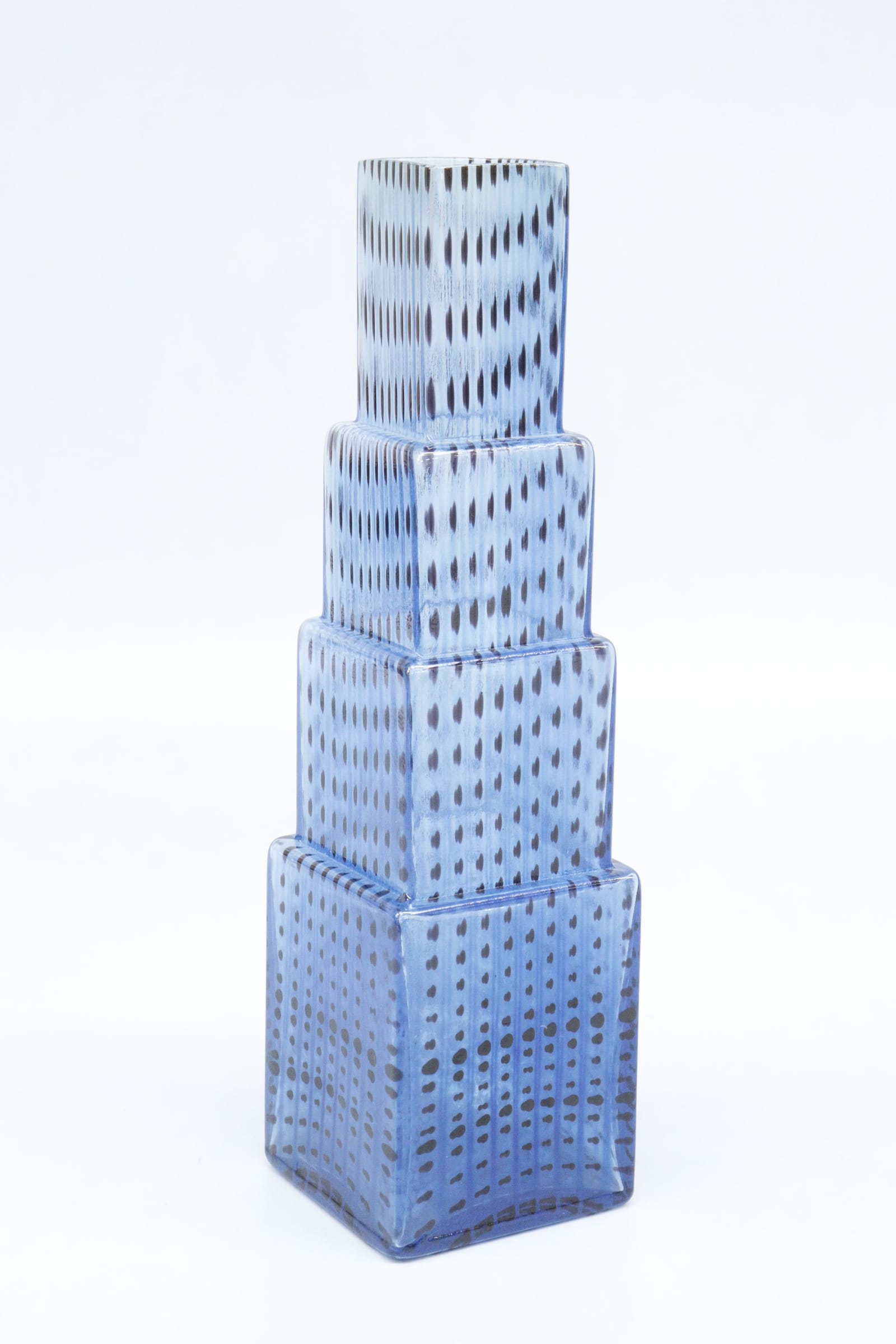 Vas, Bertil Vallien "Metropolis", Kosta, nr 40025, signerad