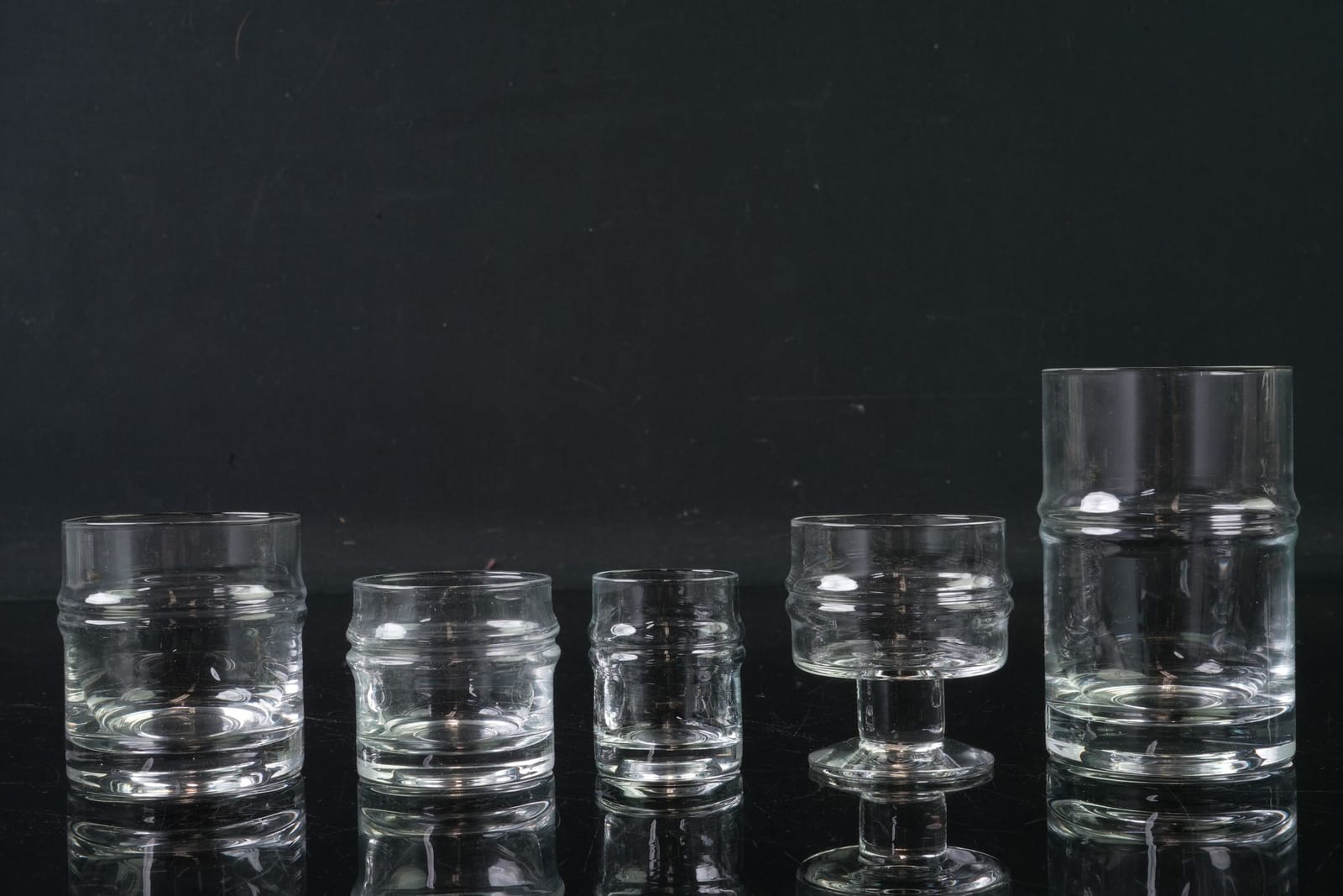 TIMO SARPANEVA (1926-2006) glasservisdelar, 40 delar, "Droppring", Iittala
