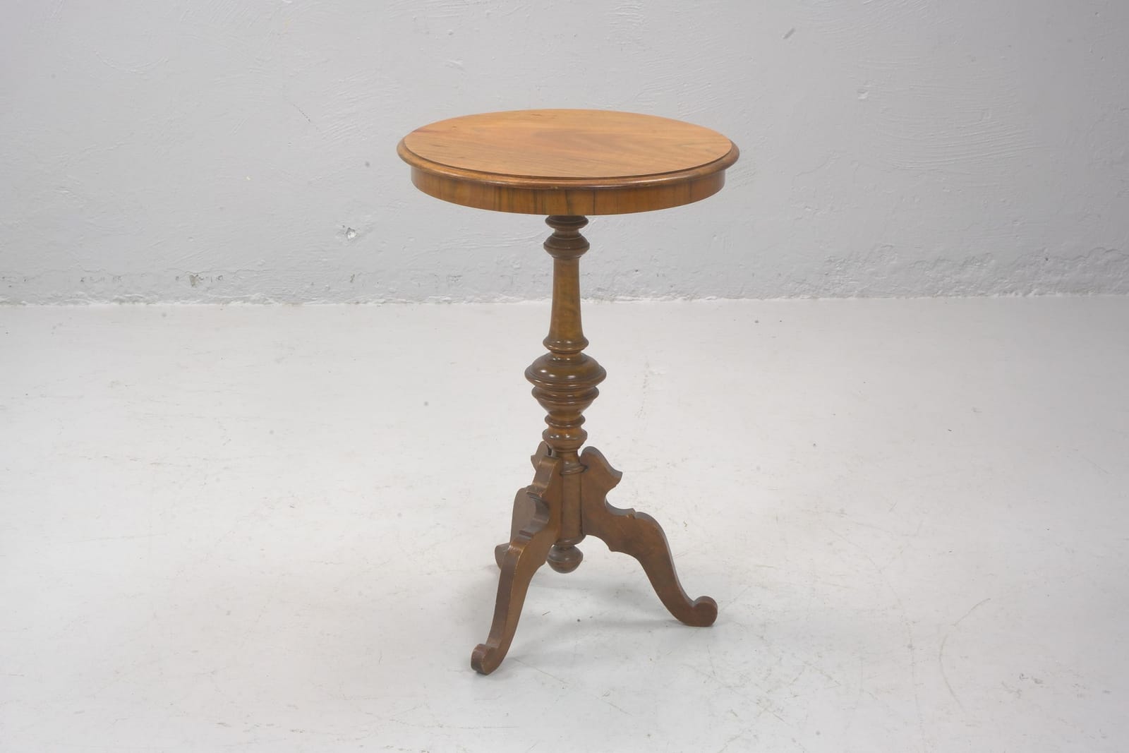PELARBORD, valnöt, mahogny, 1800-talets andra hälft